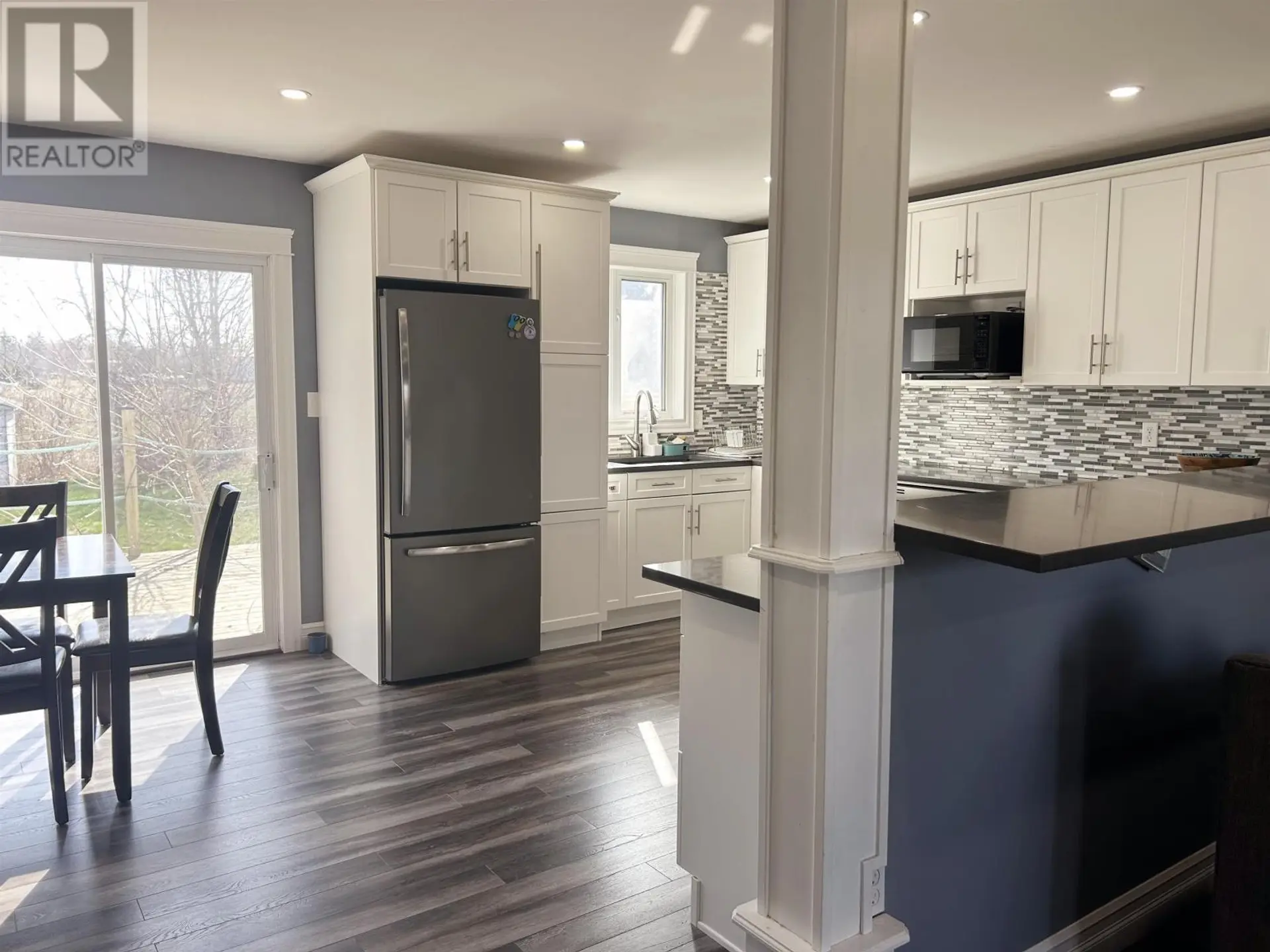 990 FORT AUGUSTUS Road - Image 2
