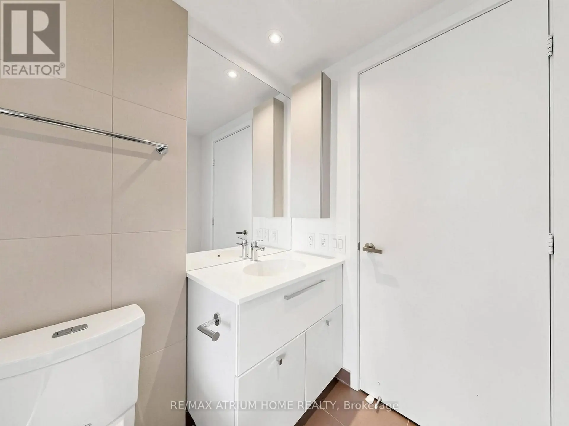#4308 15 GRENVILLE STREET - Image 11