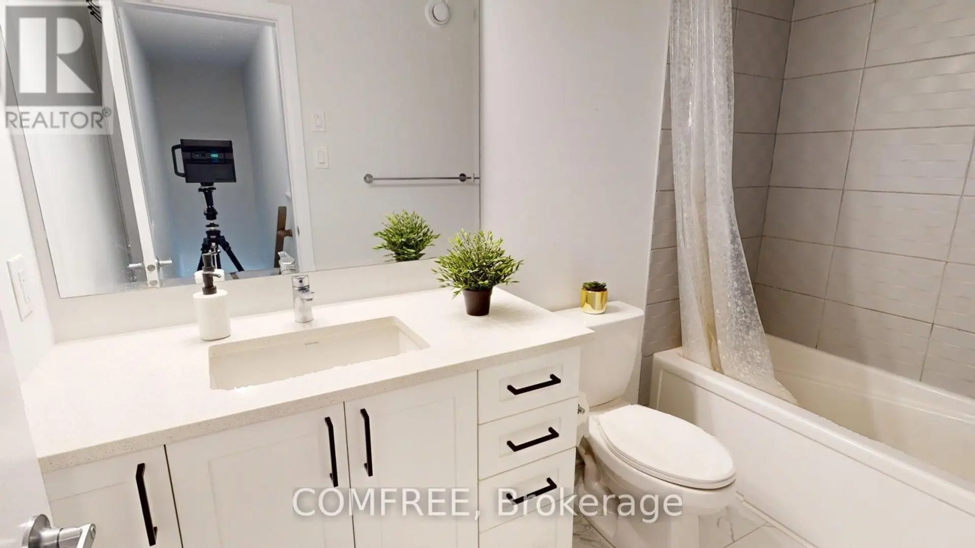 272 ELSIE MACGILL WALK - Image 11