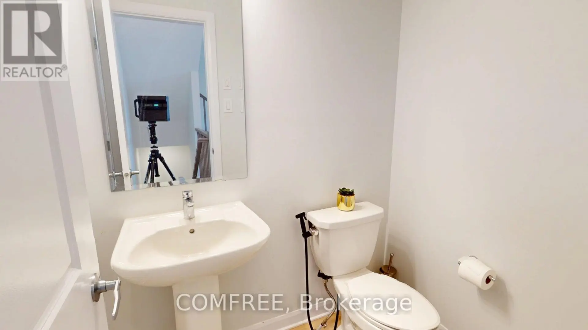 272 ELSIE MACGILL WALK - Image 4
