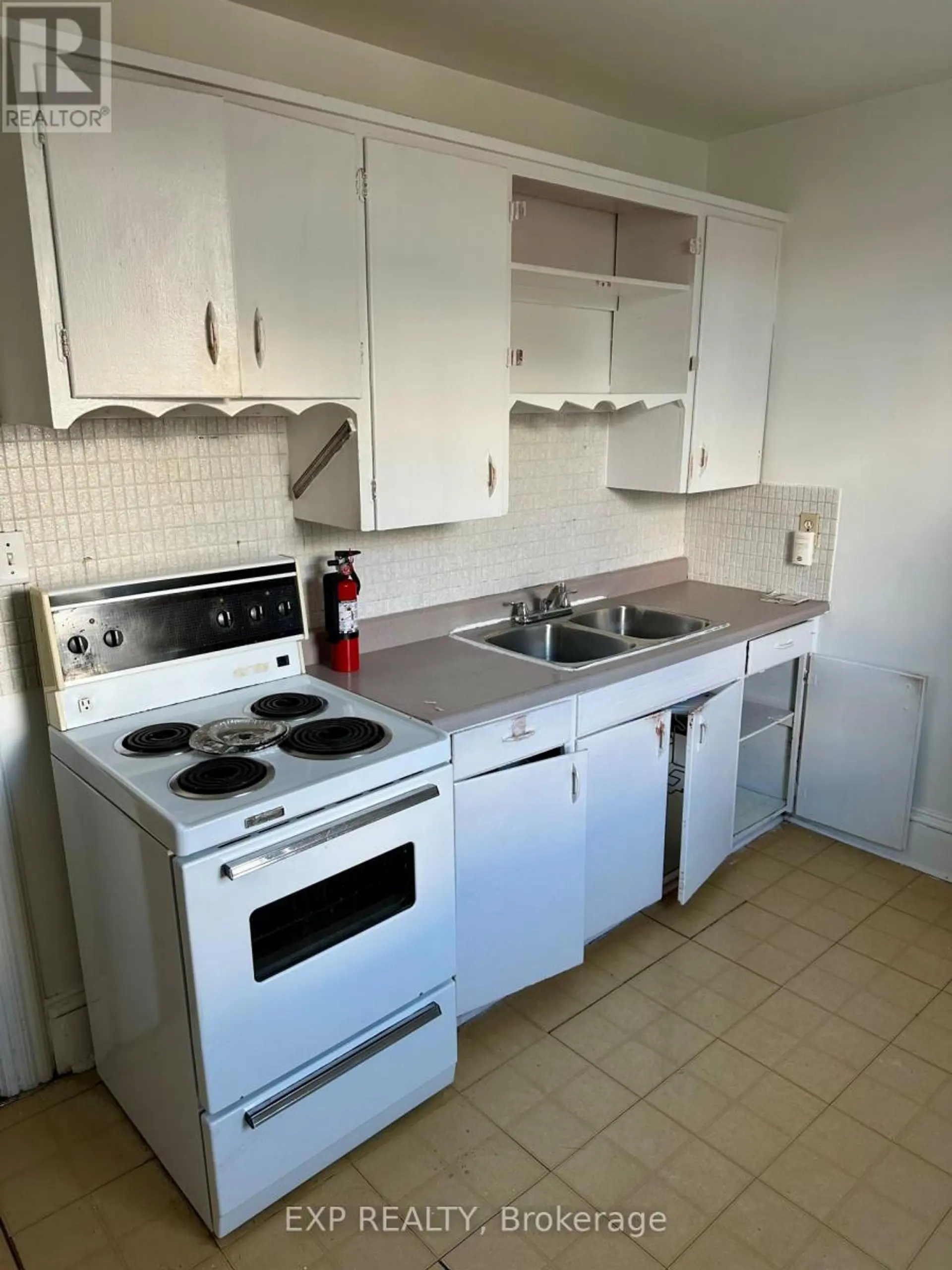 57 SPADINA AVENUE - Image 7