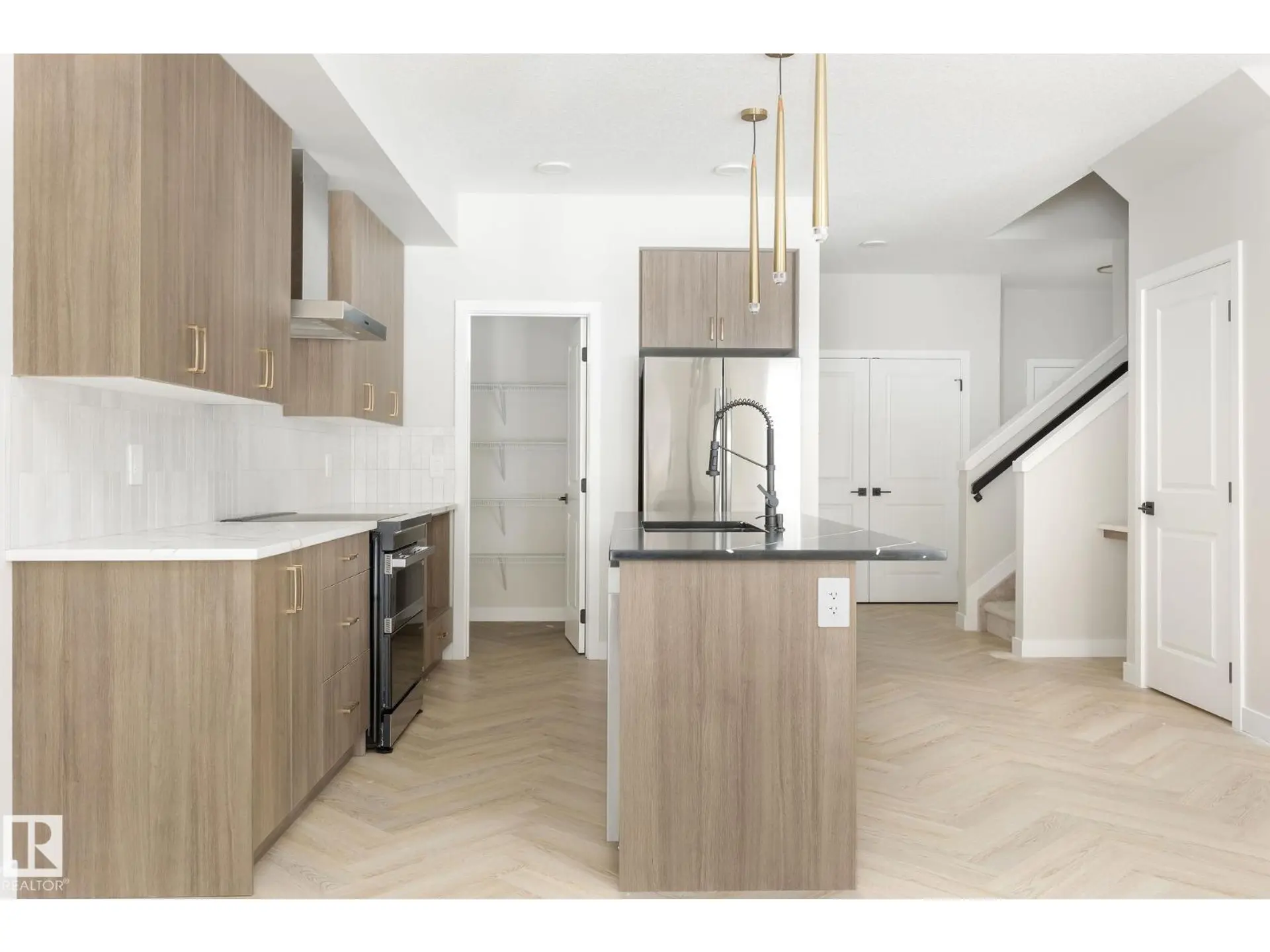 20620 43 AV NW - Image 7