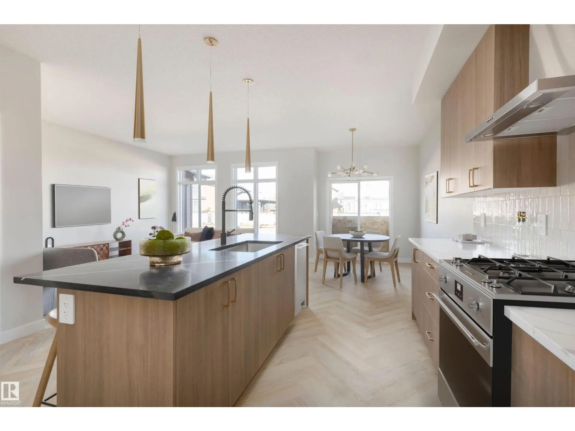 20620 43 AV NW - Image 3