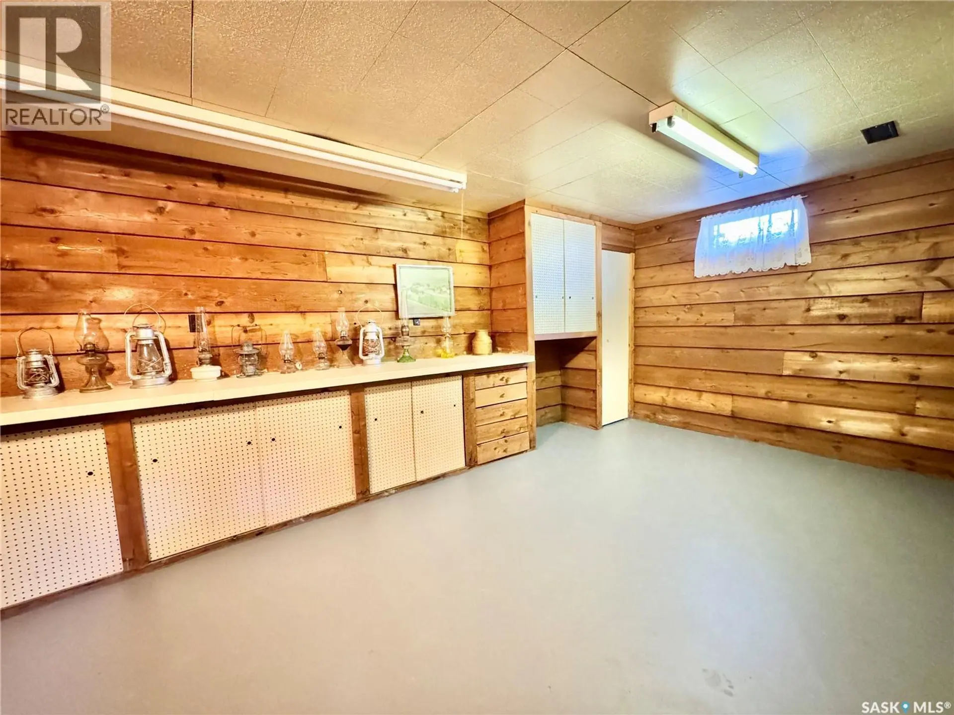 586 Laurier DRIVE - Image 12