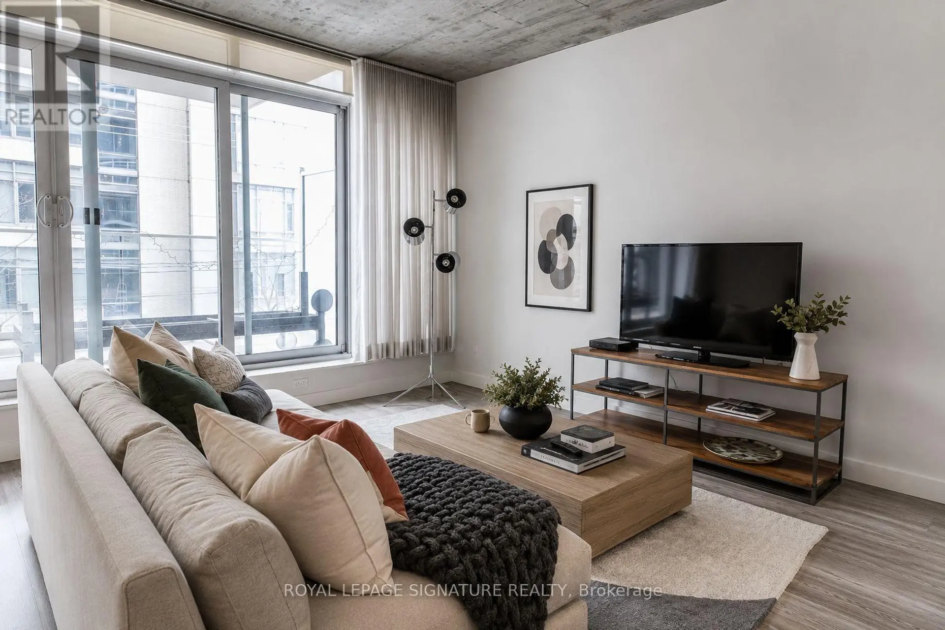#306 75 PORTLAND STREET - Image 4