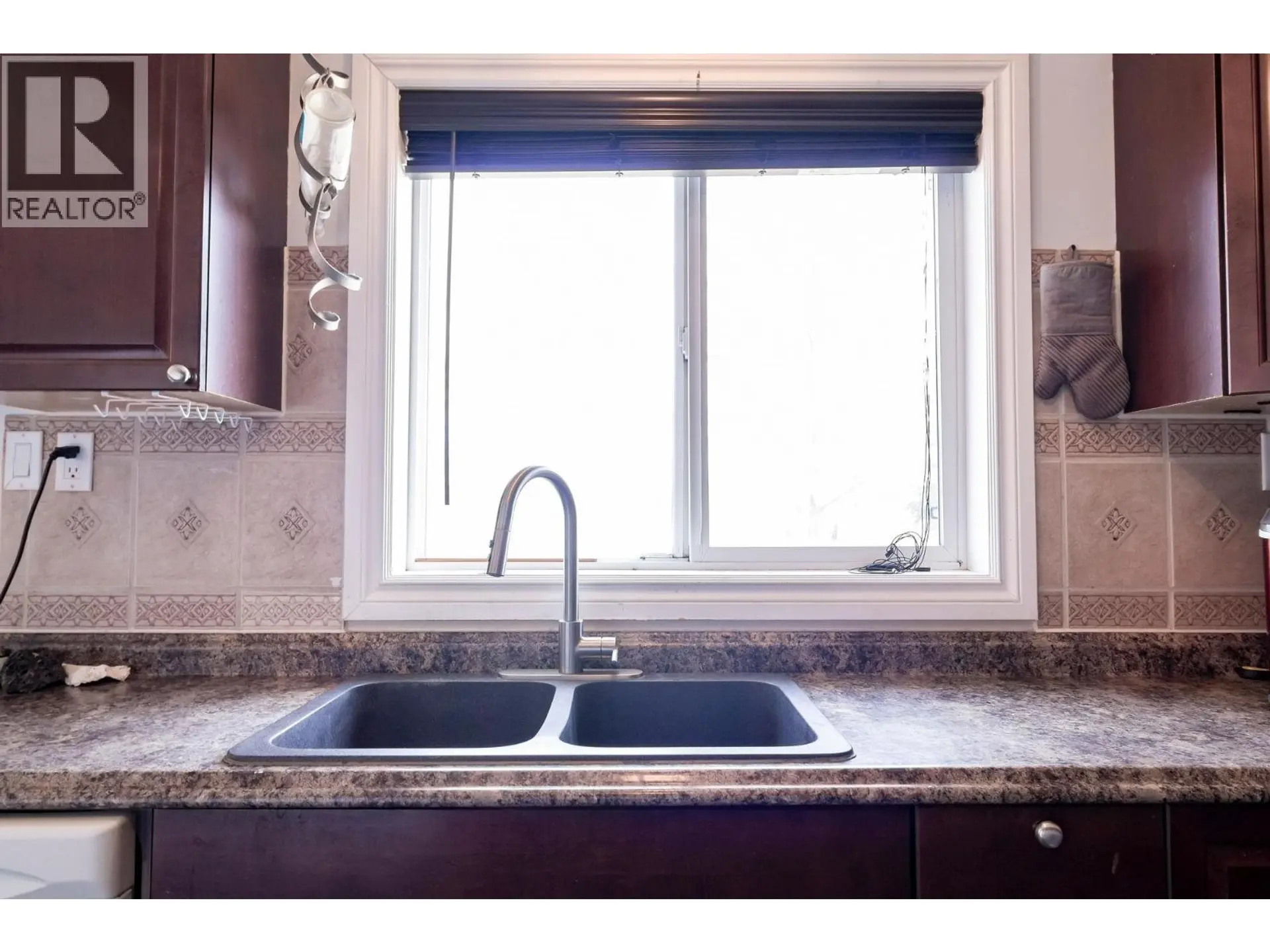 9016 77 STREET - Image 4