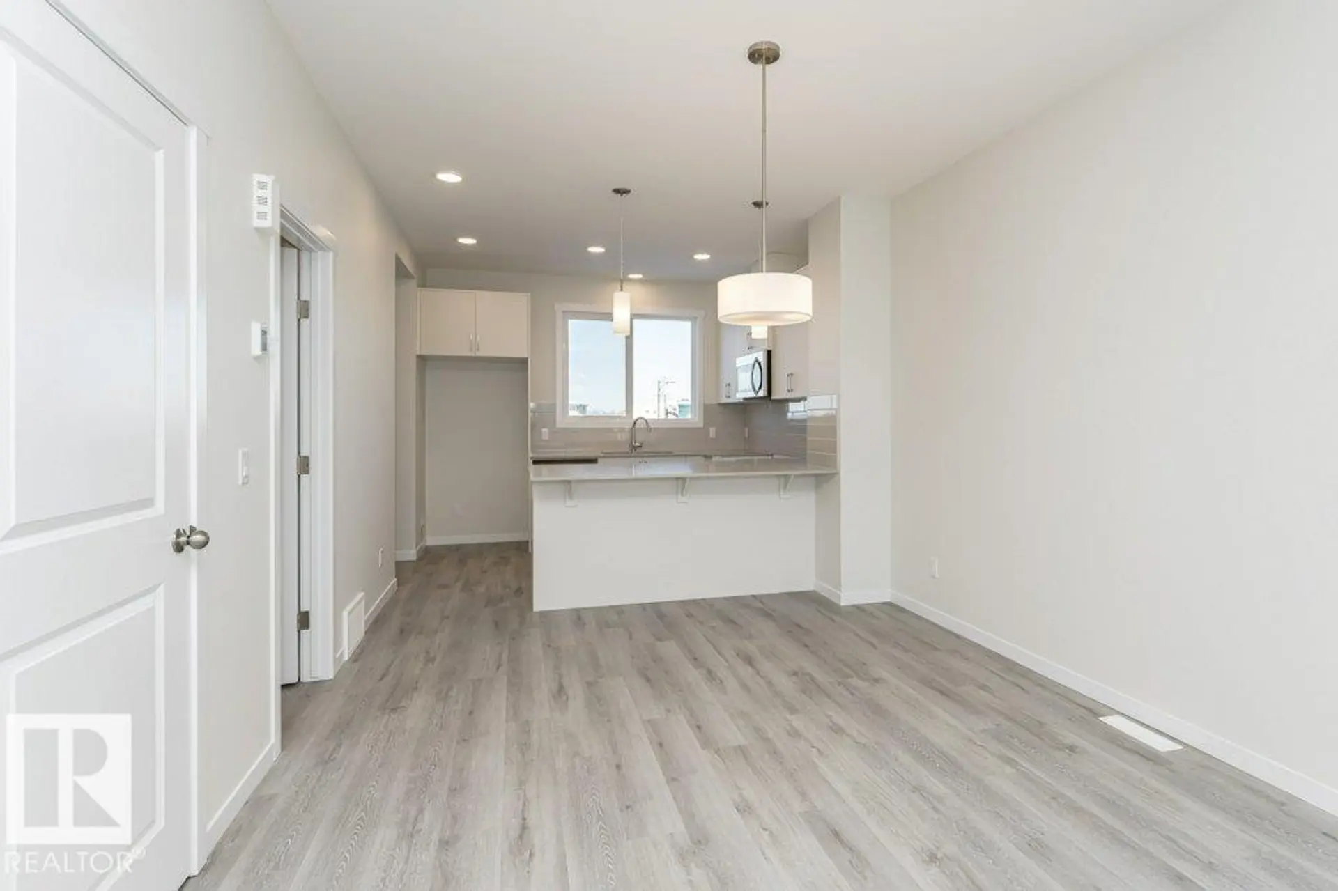 3896 Wren CR NW - Image 9
