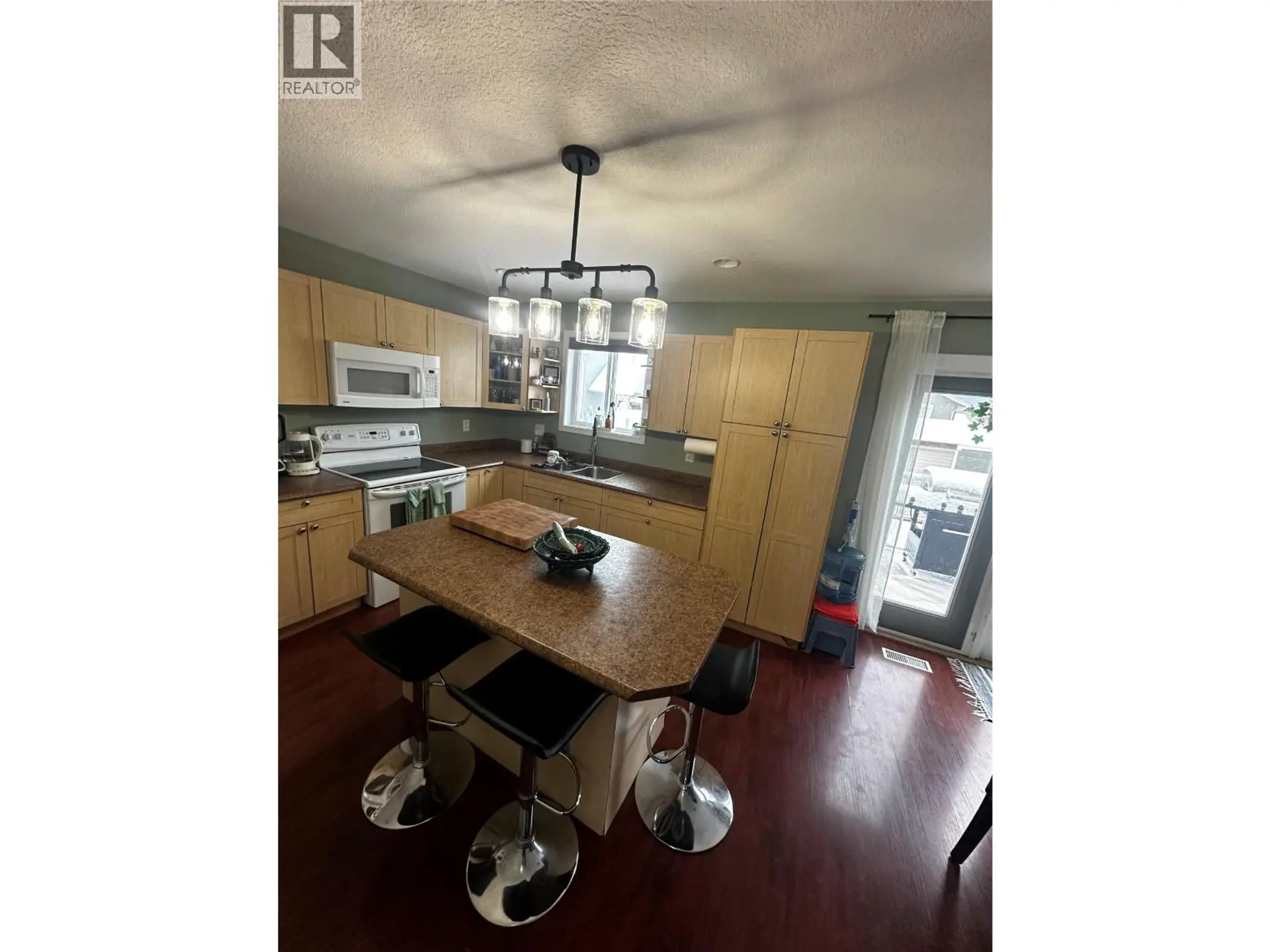 5213 40 ST NE Street - Image 3