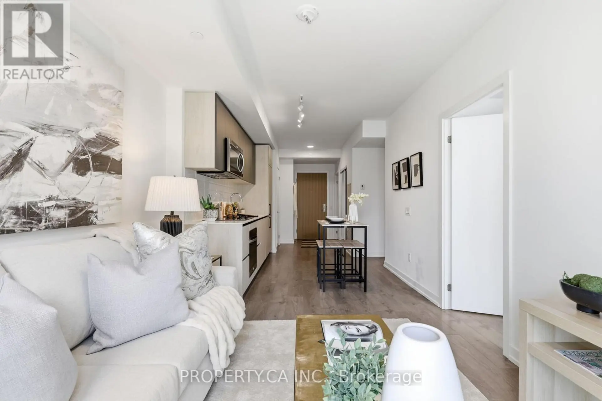 #719 150 LOGAN AVENUE - Image 10