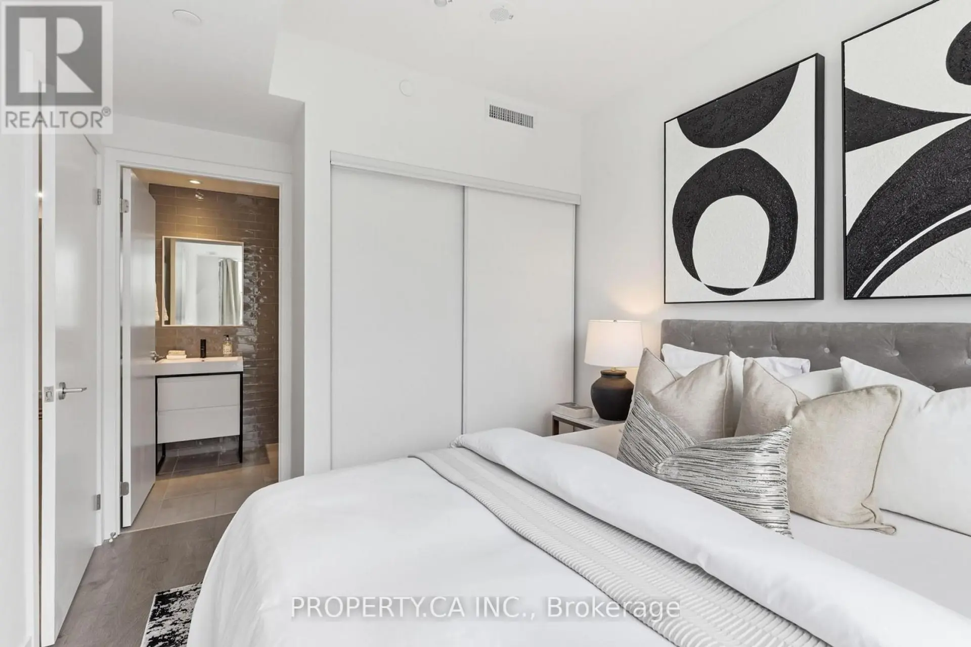 #719 150 LOGAN AVENUE - Image 12