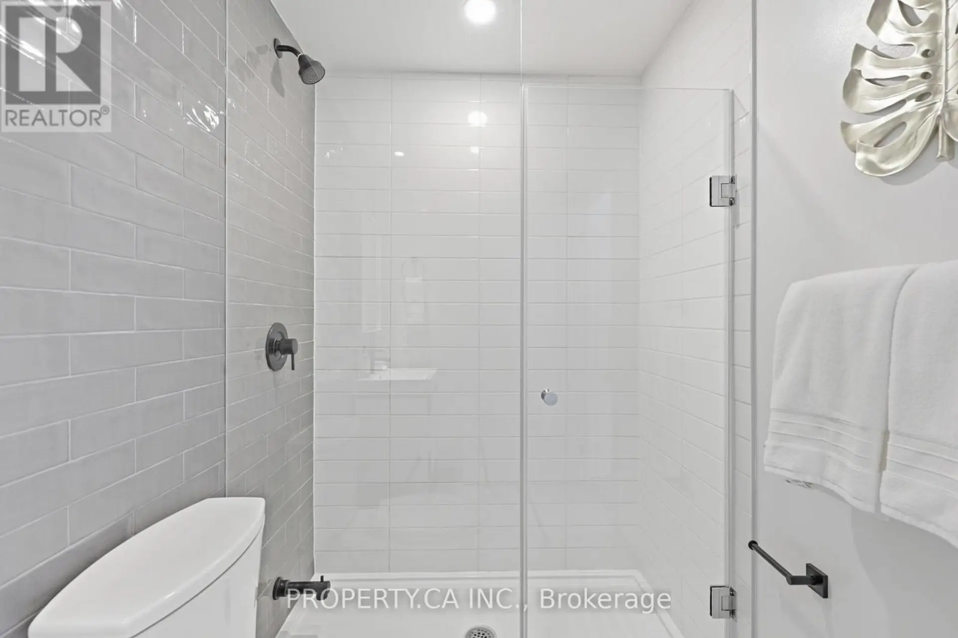 #719 150 LOGAN AVENUE - Image 14