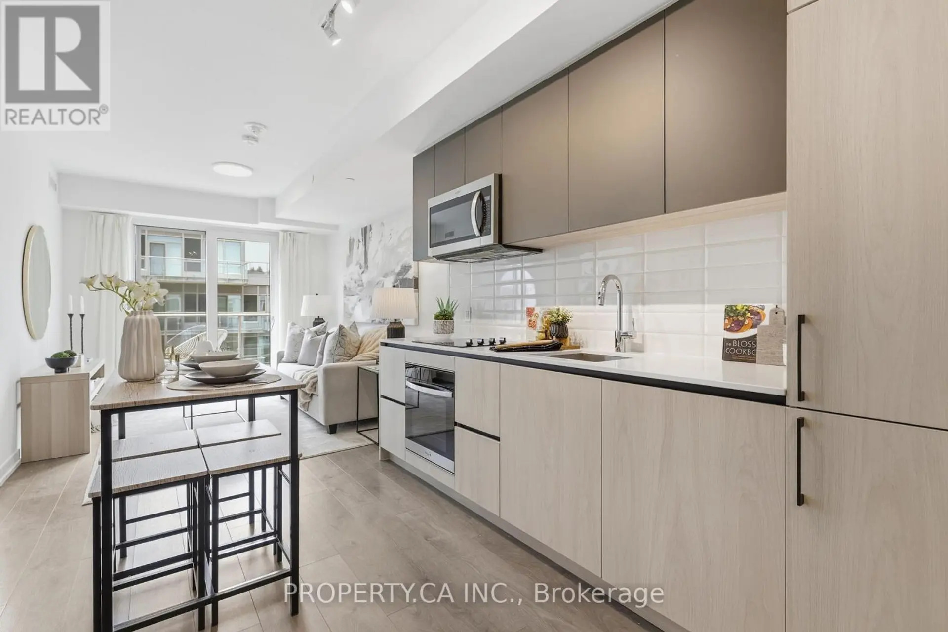 #719 150 LOGAN AVENUE - Image 6