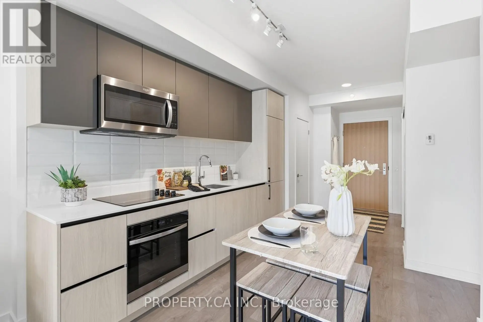 #719 150 LOGAN AVENUE - Image 8