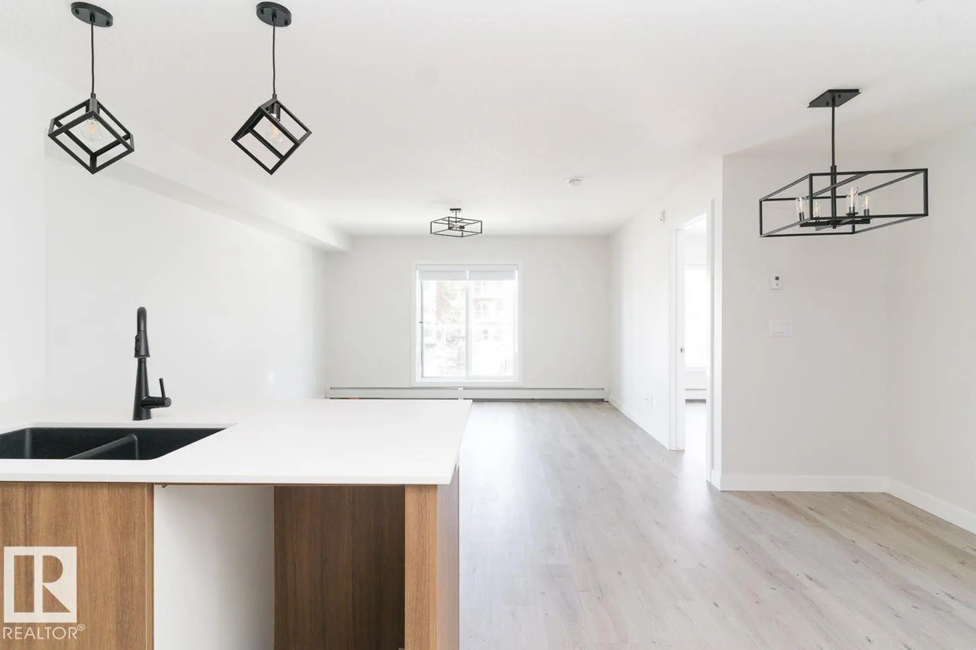 #204 2225 44 AV NW - Image 6