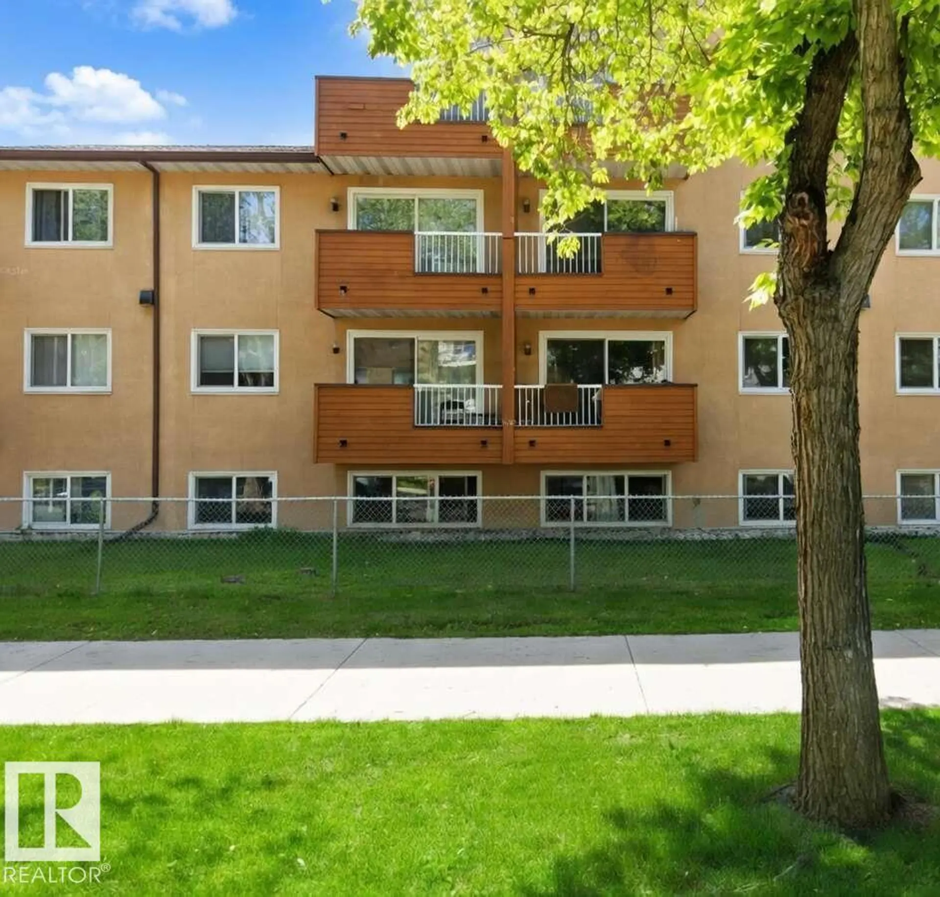 #B2 10620 104 ST NW - Image 1