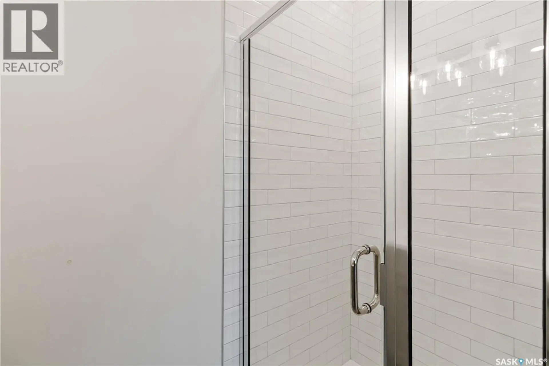 #40 105 Hathway CRESCENT - Image 14