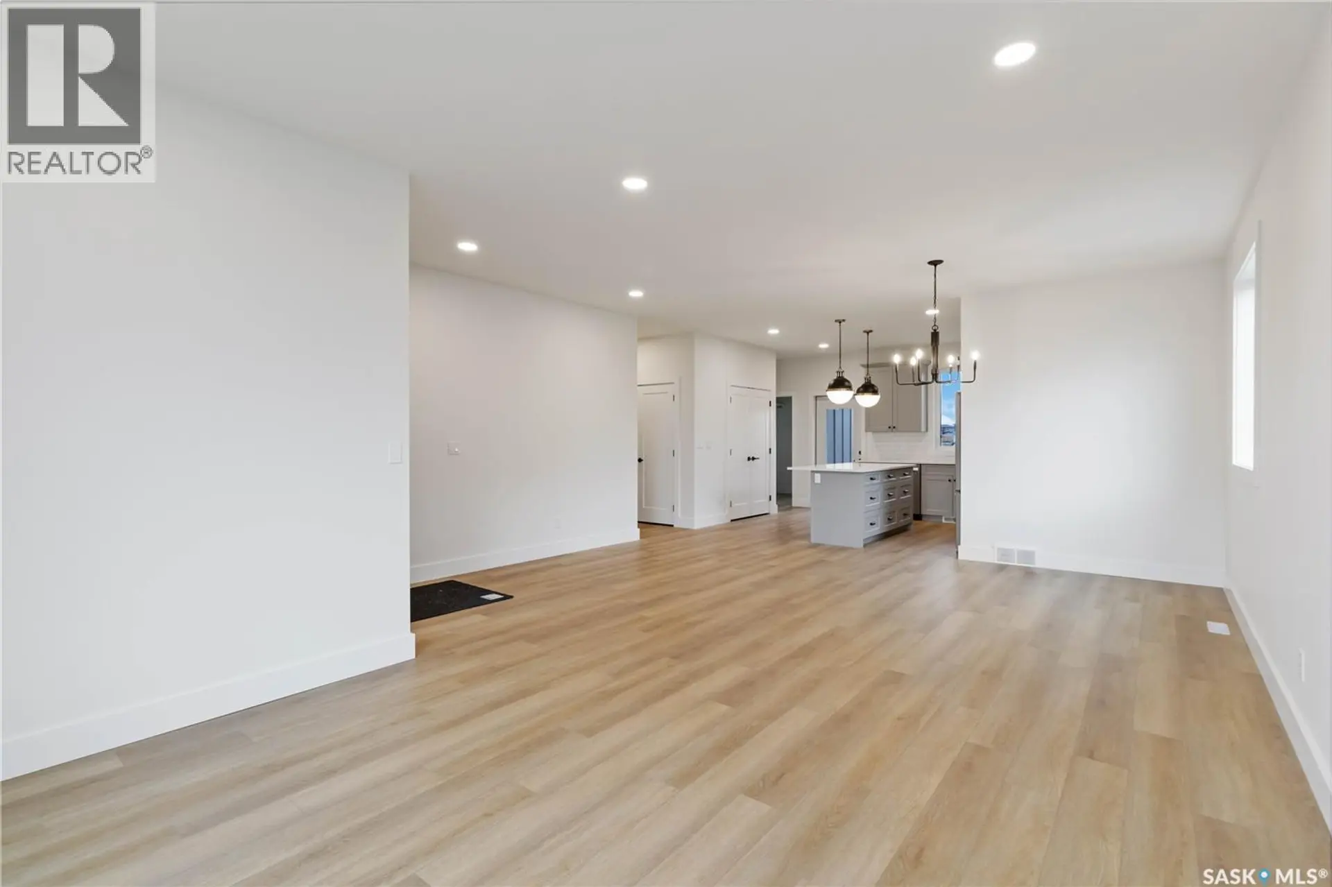 #40 105 Hathway CRESCENT - Image 11