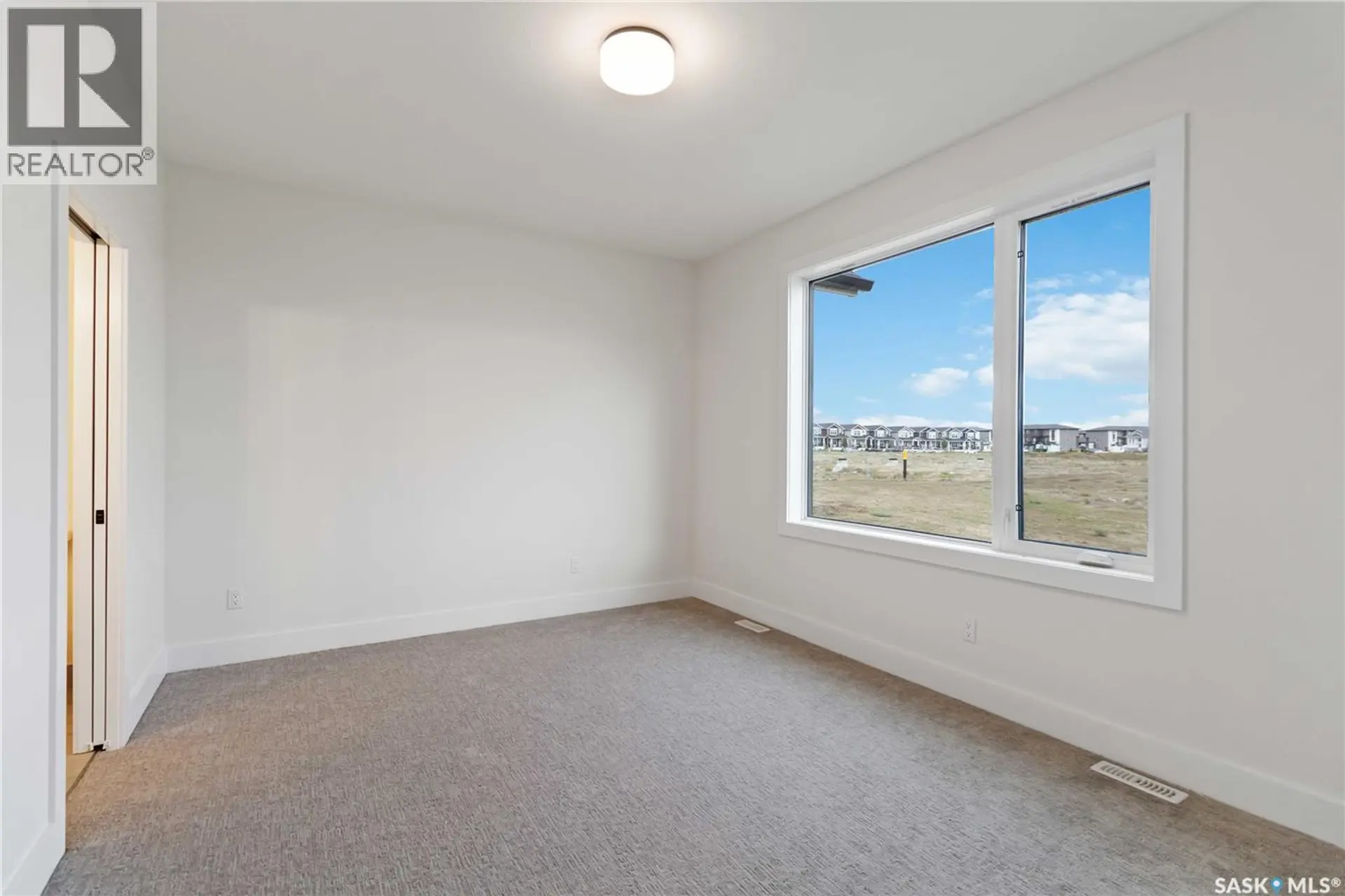 #40 105 Hathway CRESCENT - Image 13
