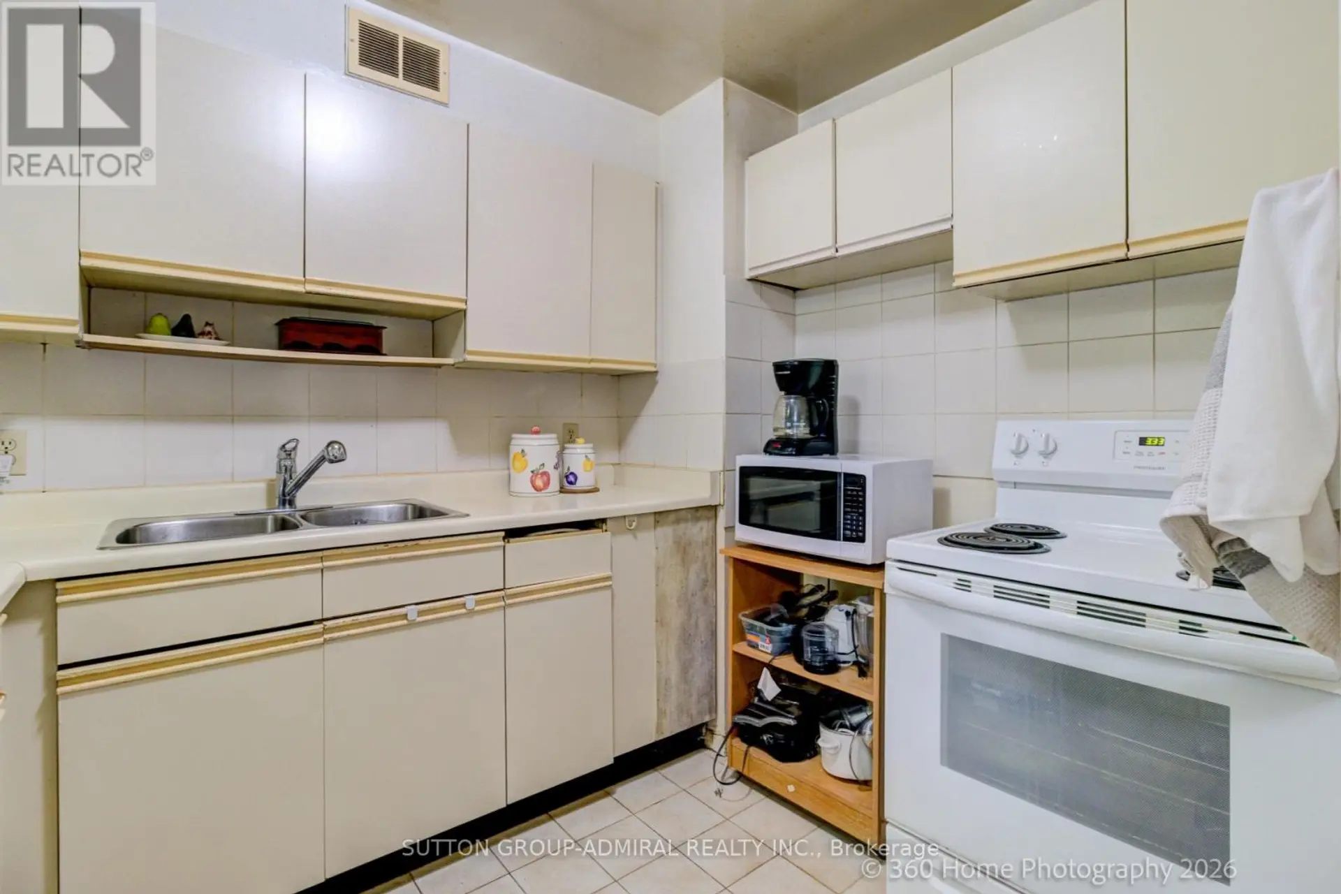 #106 1 FOUR WINDS DRIVE - Image 6