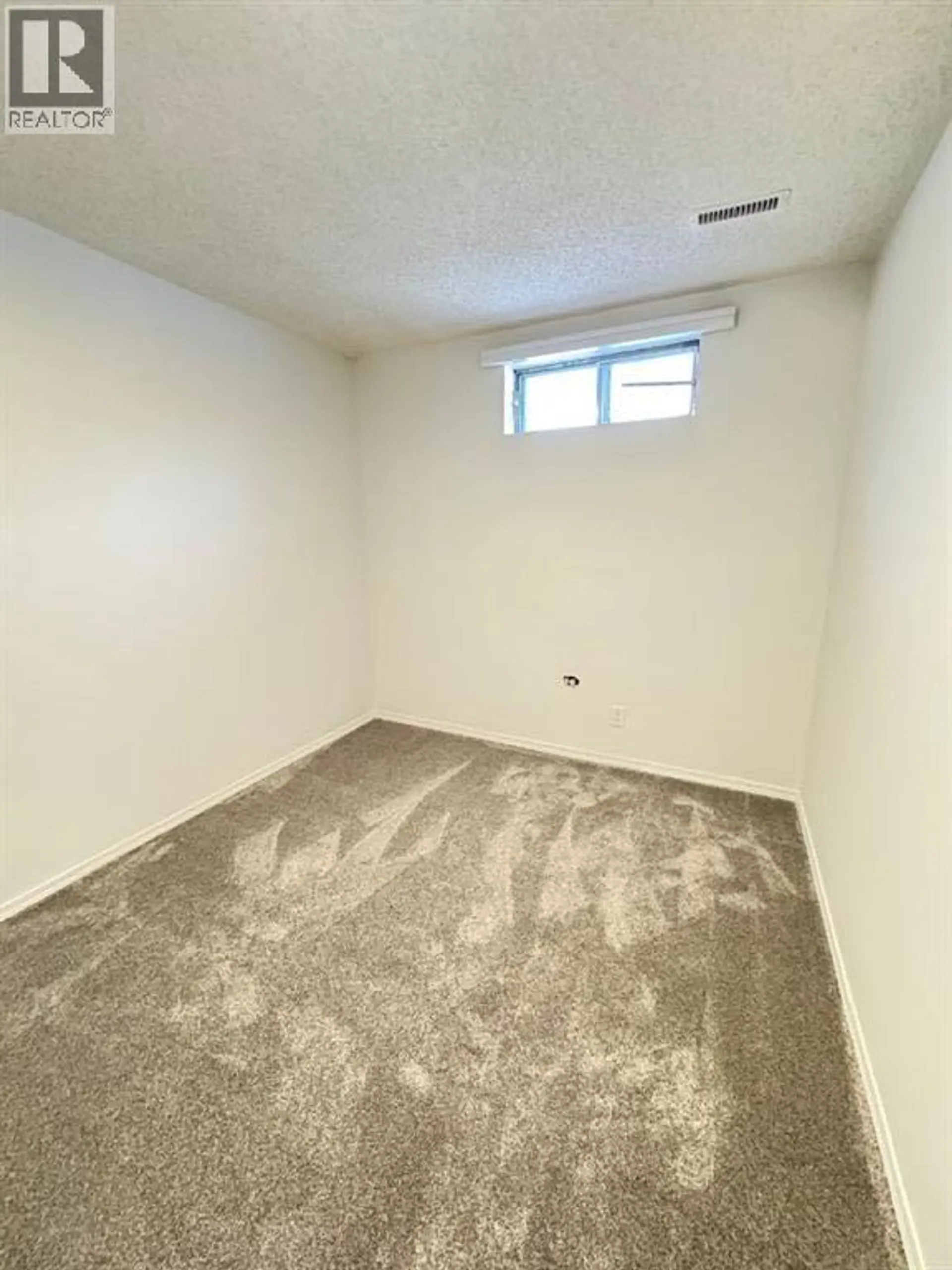 6879 Rundlehorn Drive NE - Image 13