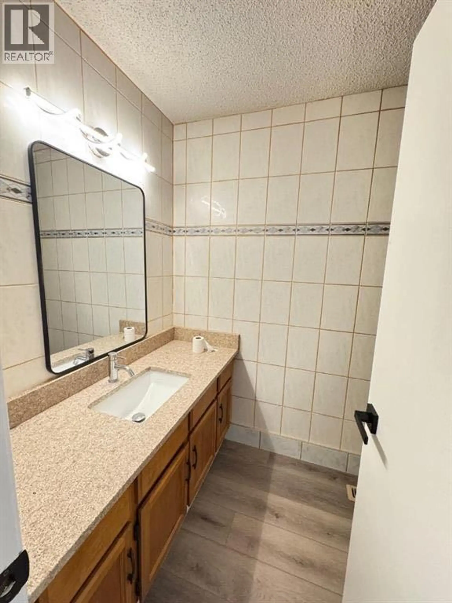 6879 Rundlehorn Drive NE - Image 9