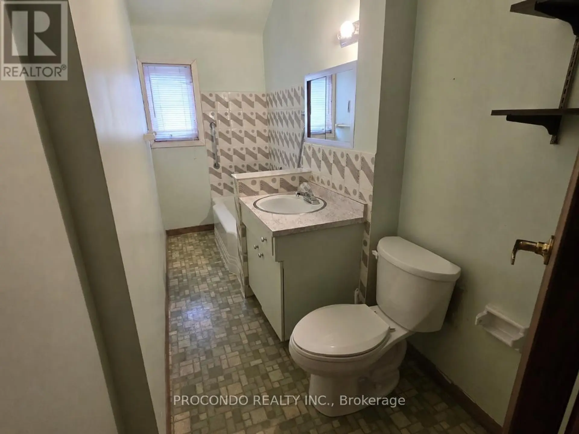 286 HARVIE AVENUE - Image 10
