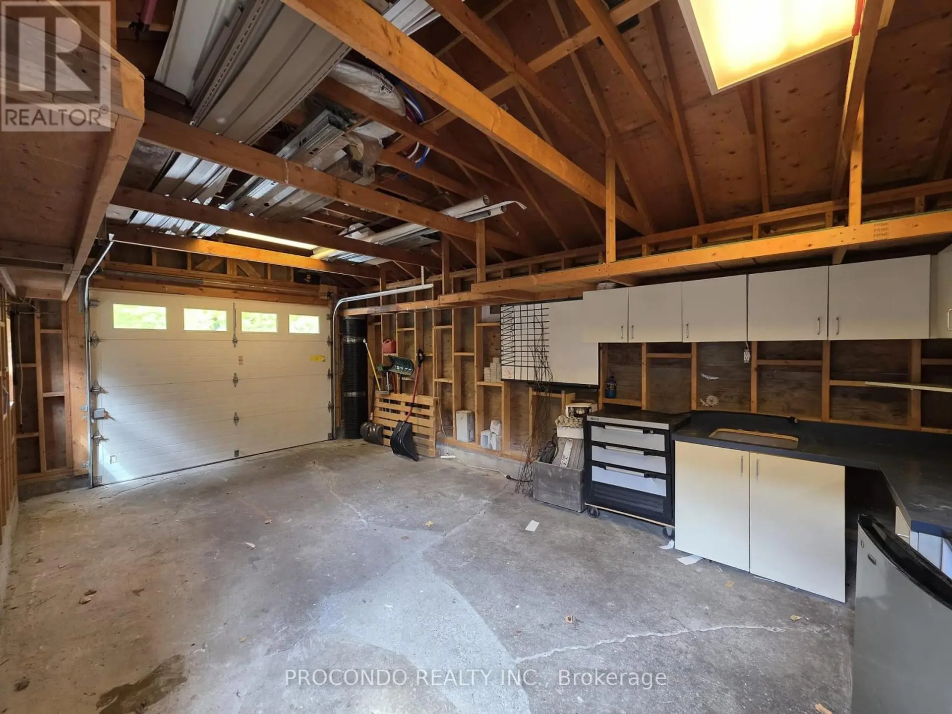 286 HARVIE AVENUE - Image 18