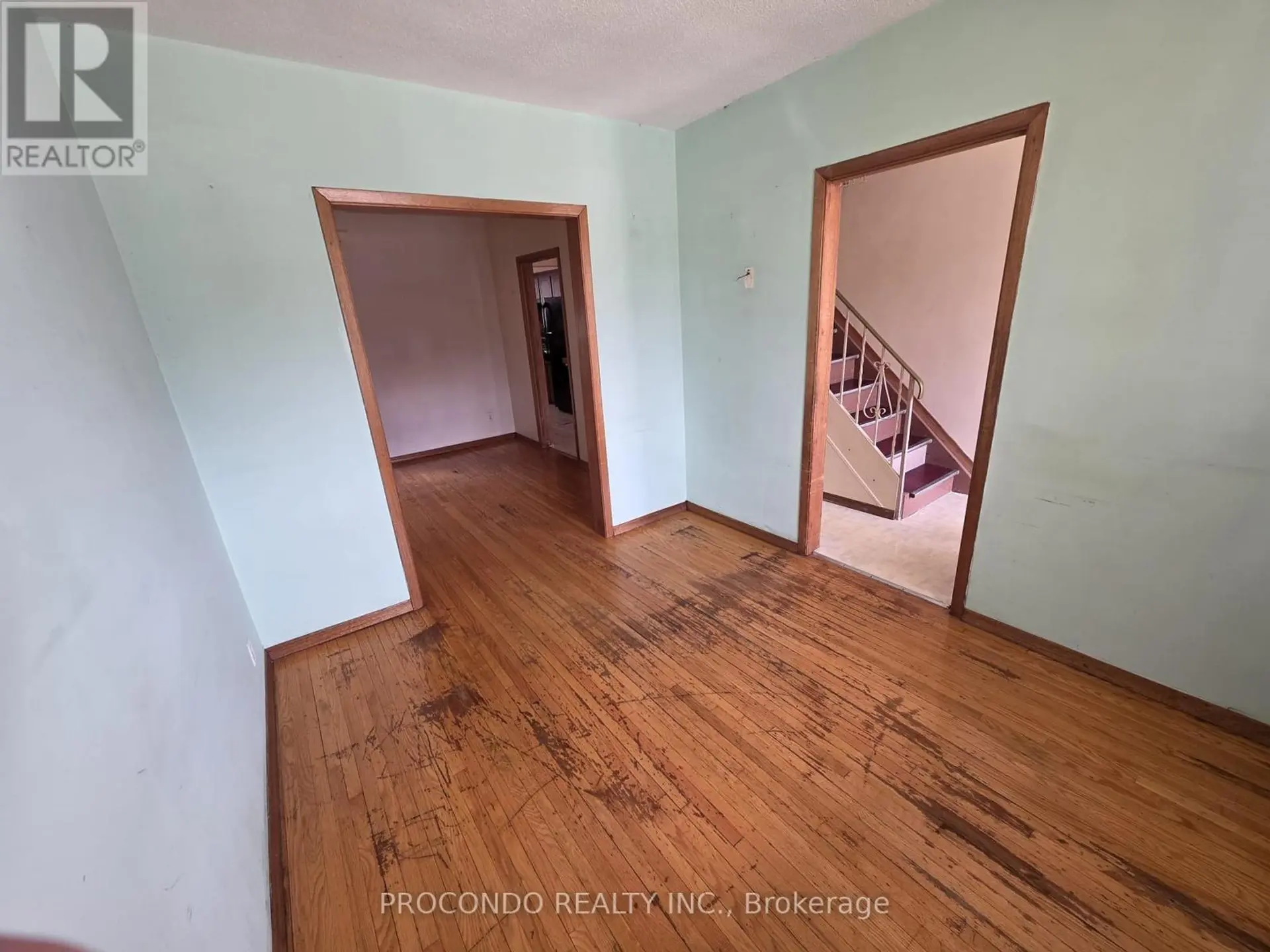286 HARVIE AVENUE - Image 2