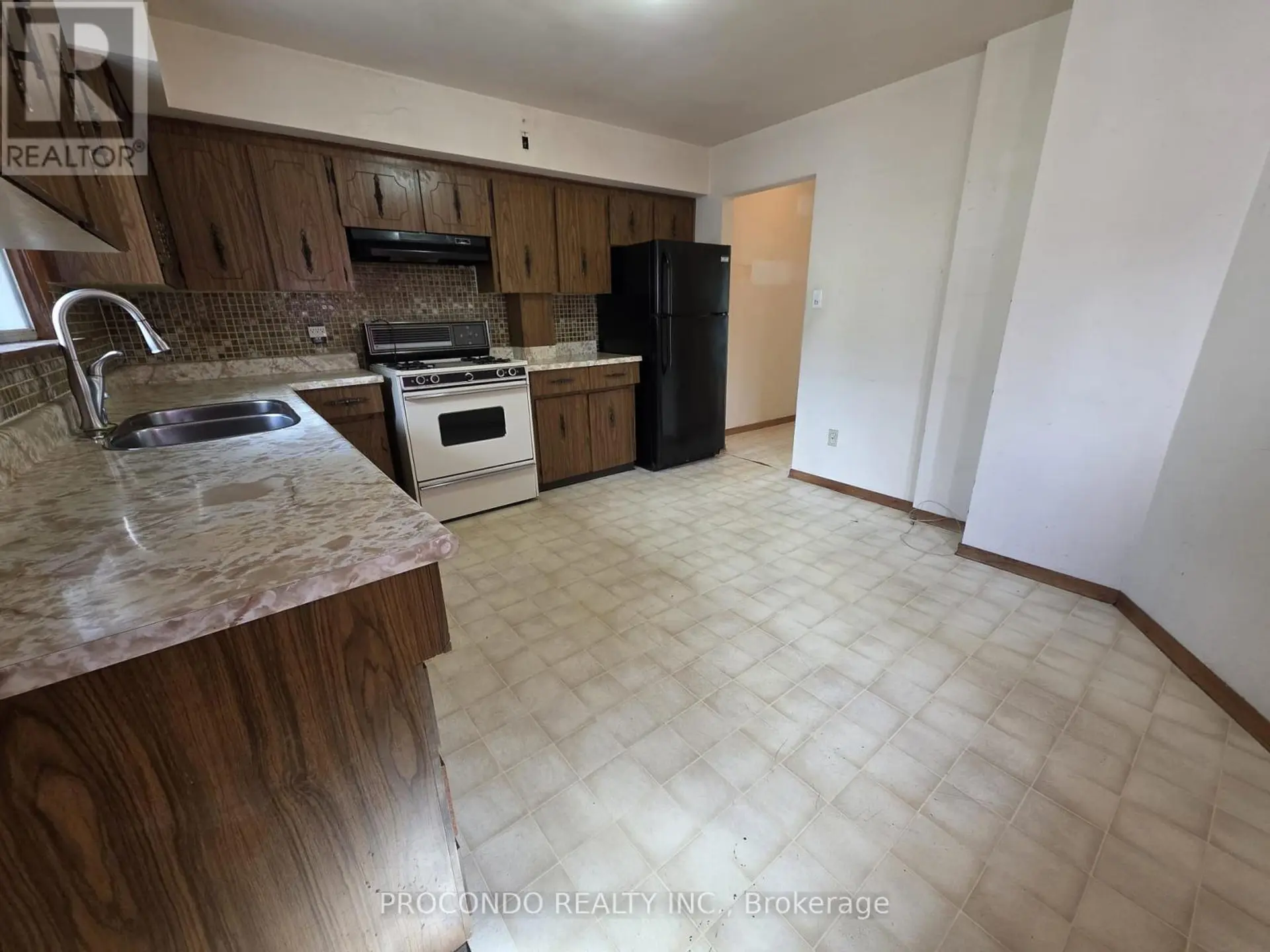 286 HARVIE AVENUE - Image 7