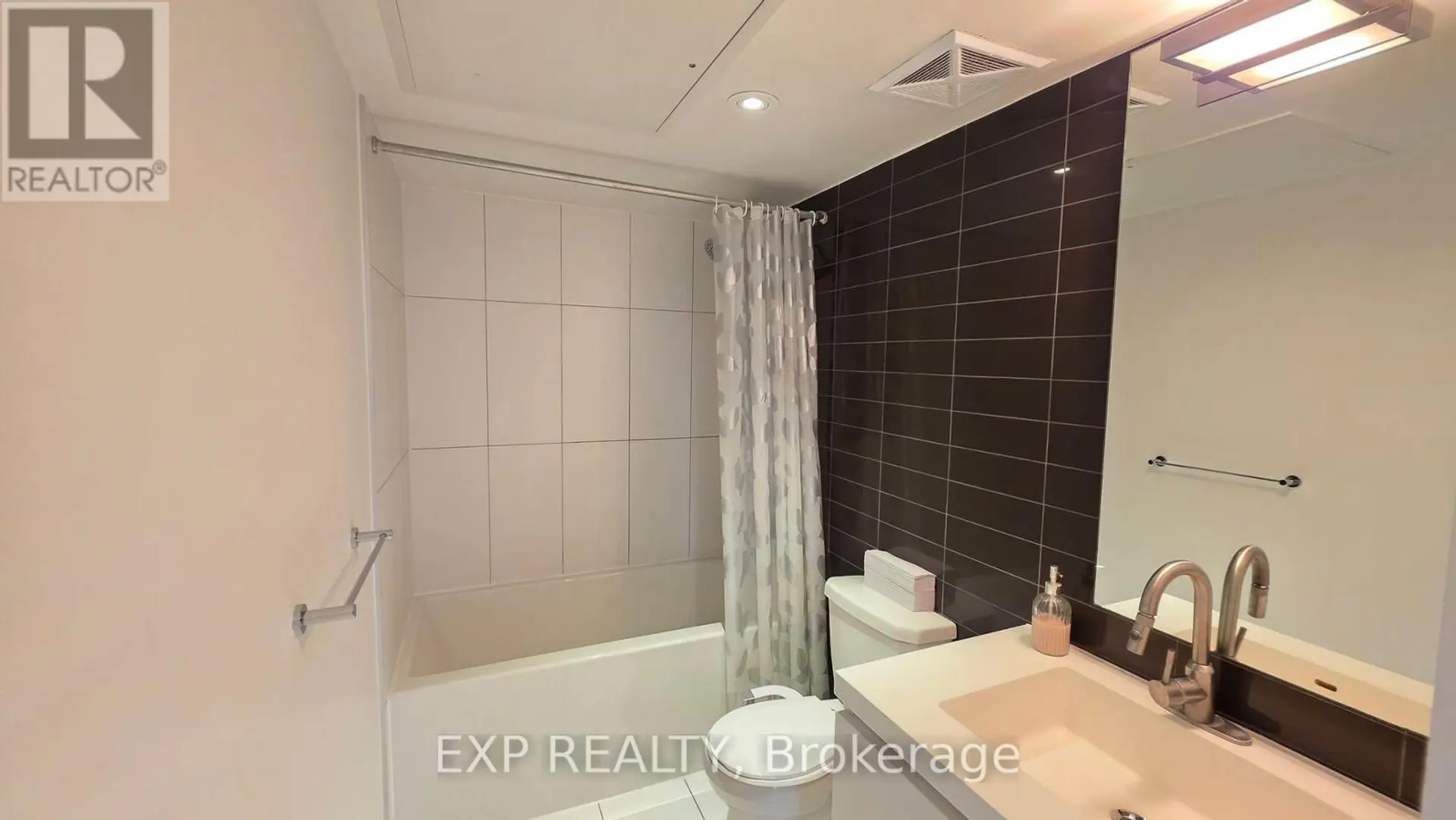 #2206 85 QUEENS WHARF ROAD - Image 12