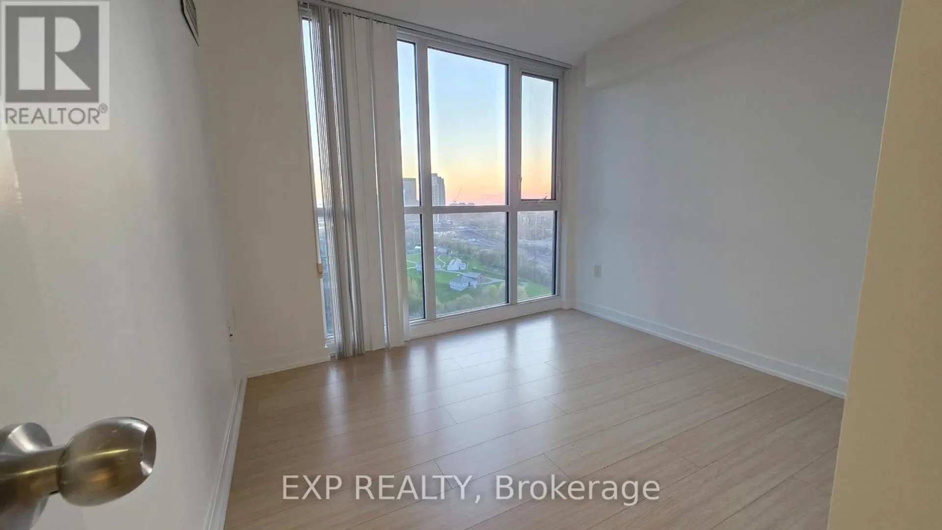 #2206 85 QUEENS WHARF ROAD - Image 13