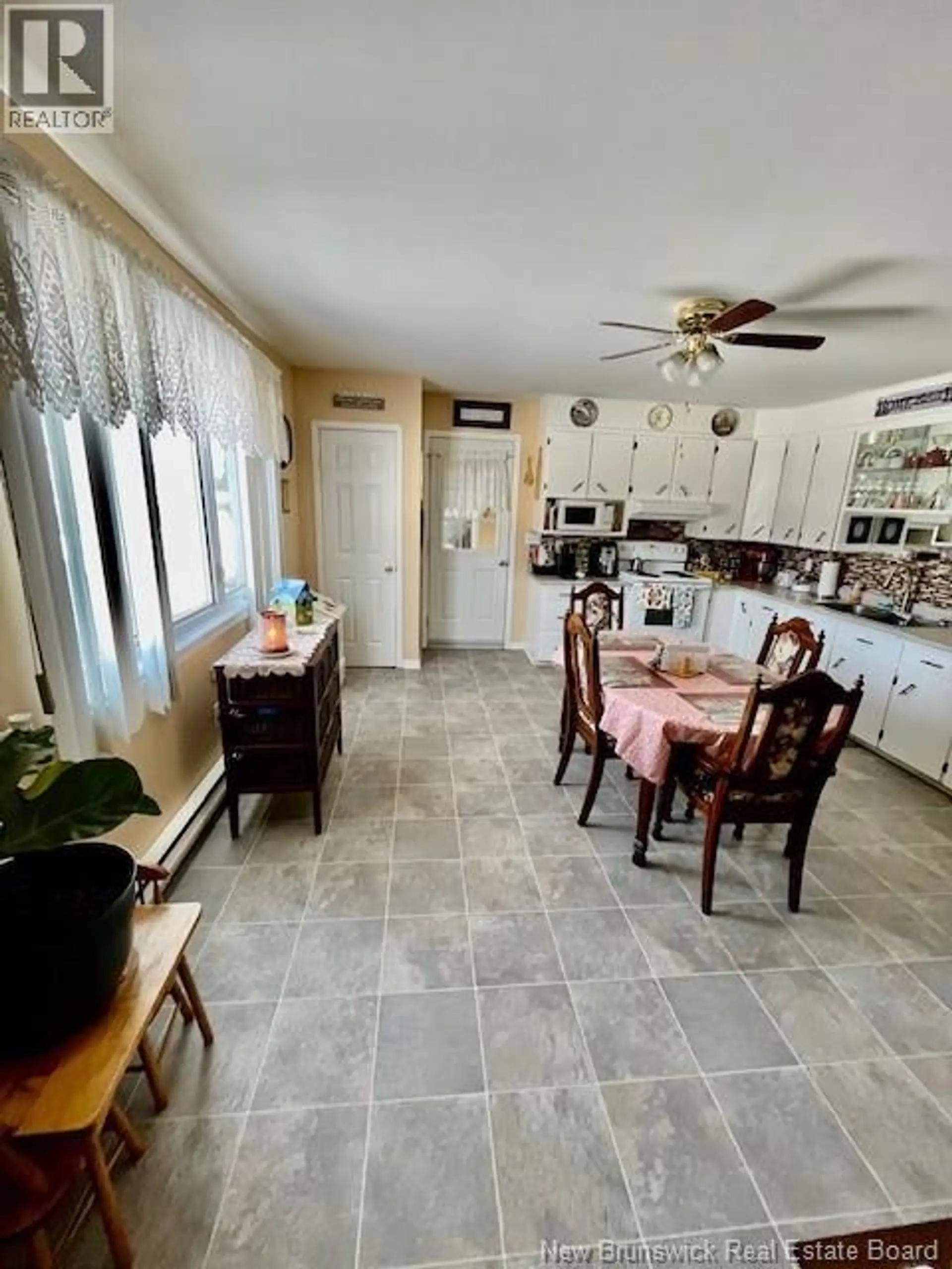 1120 Des Pionniers Avenue - Image 3