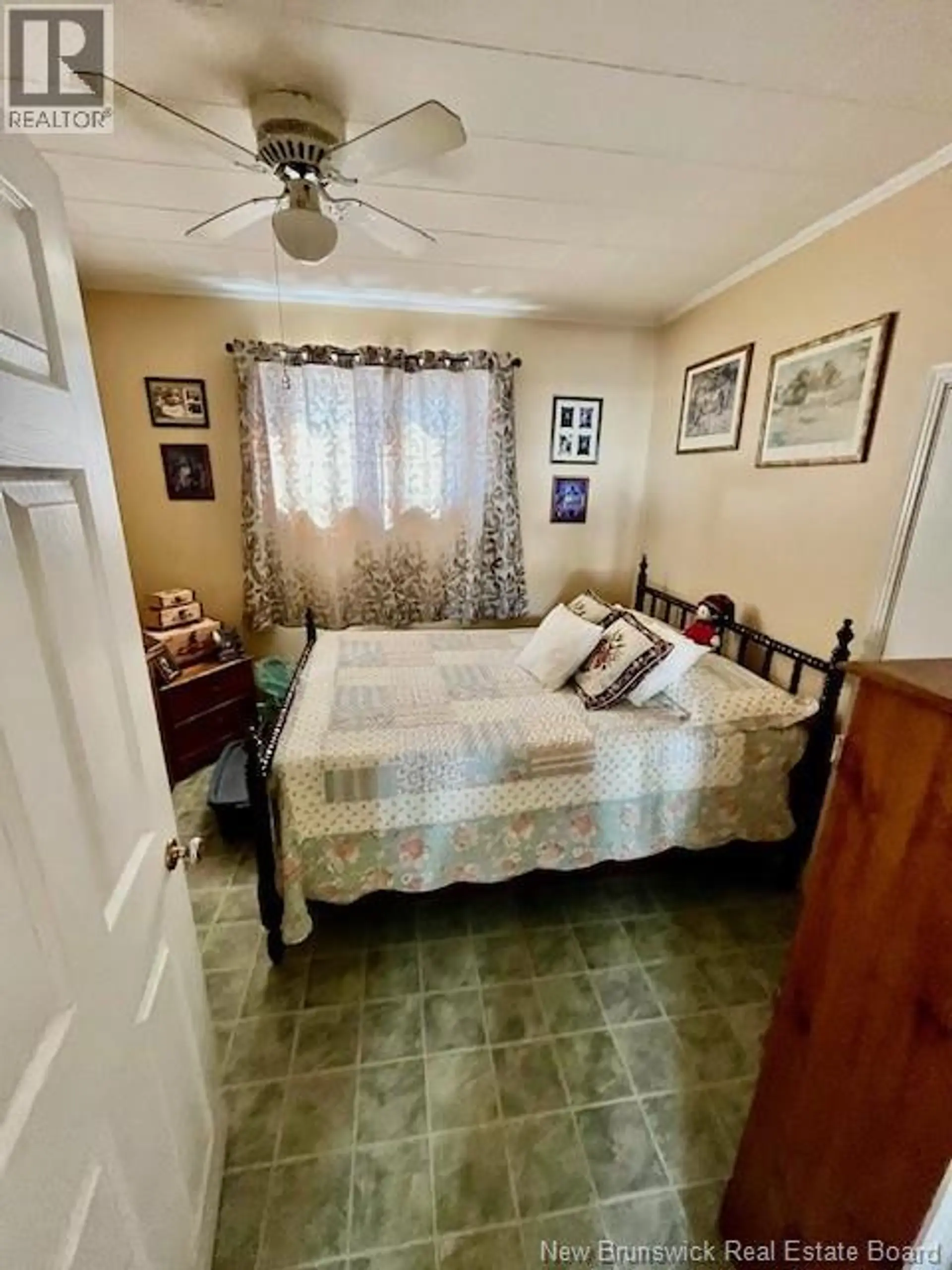 1120 Des Pionniers Avenue - Image 10