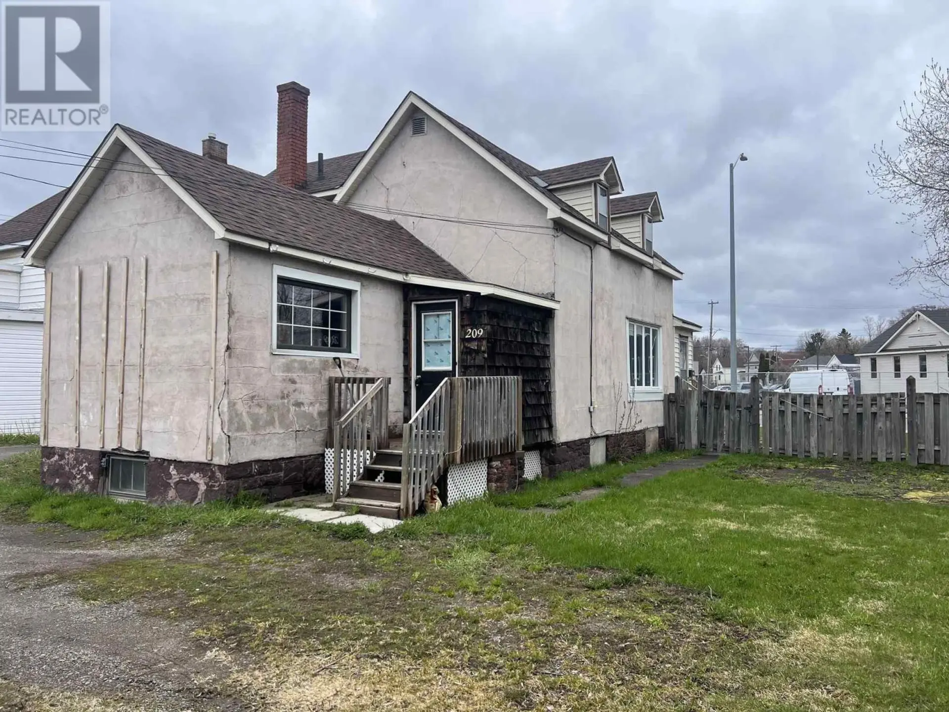 209 Wellington ST - Image 3
