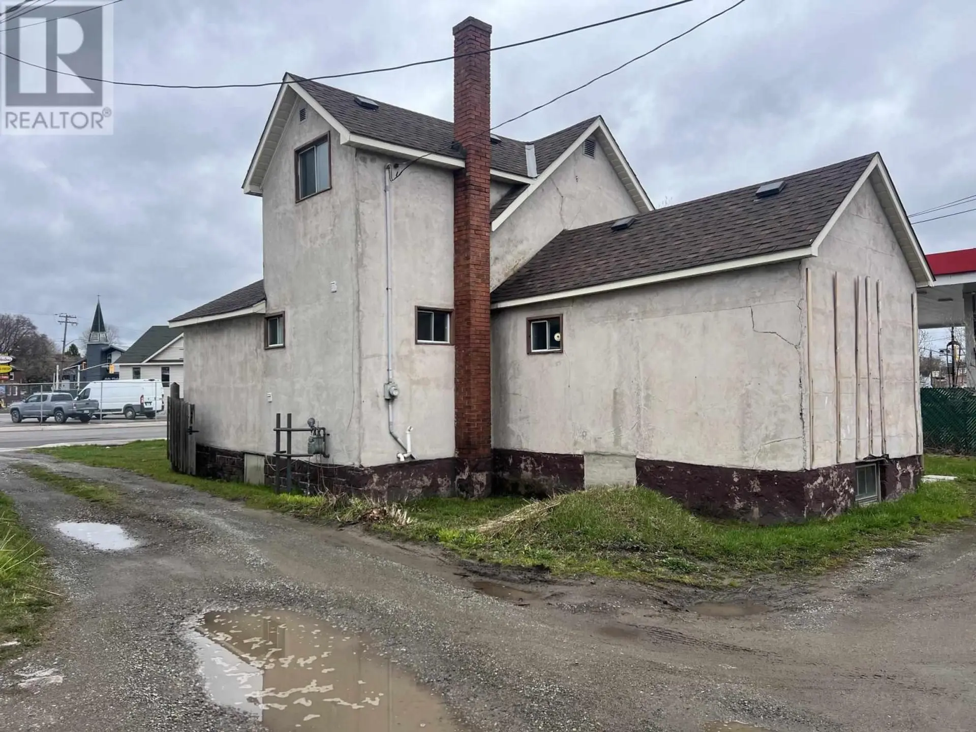 209 Wellington ST - Image 5