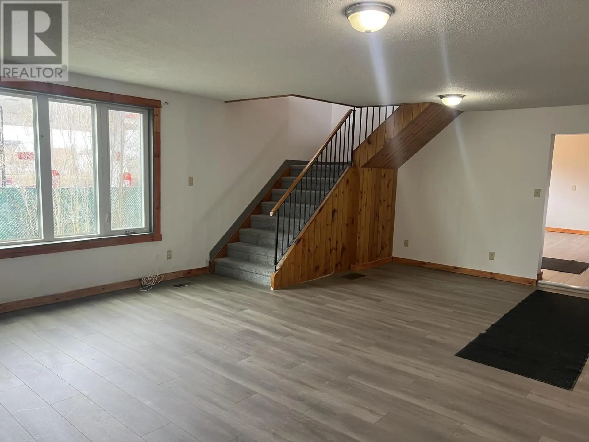 209 Wellington ST - Image 9