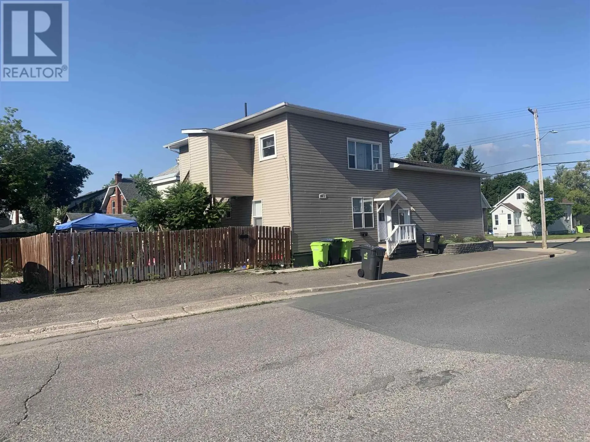 464 John ST - Image 2