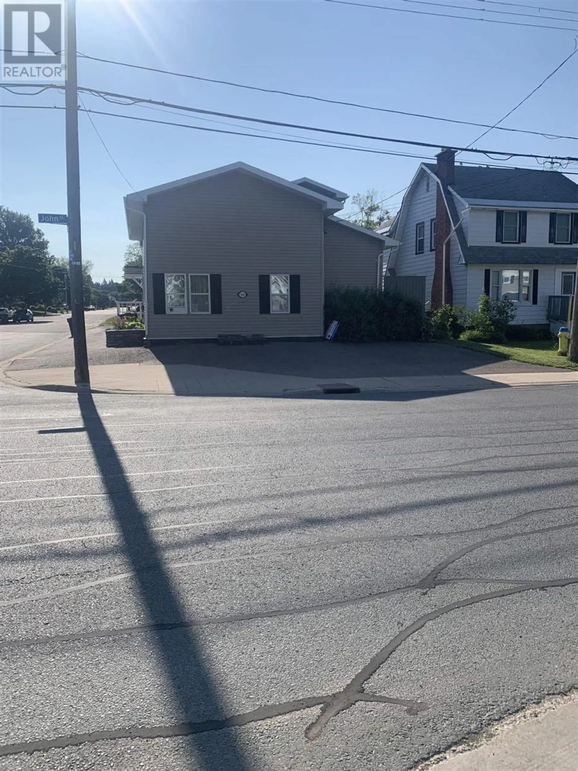 464 John ST - Image 4
