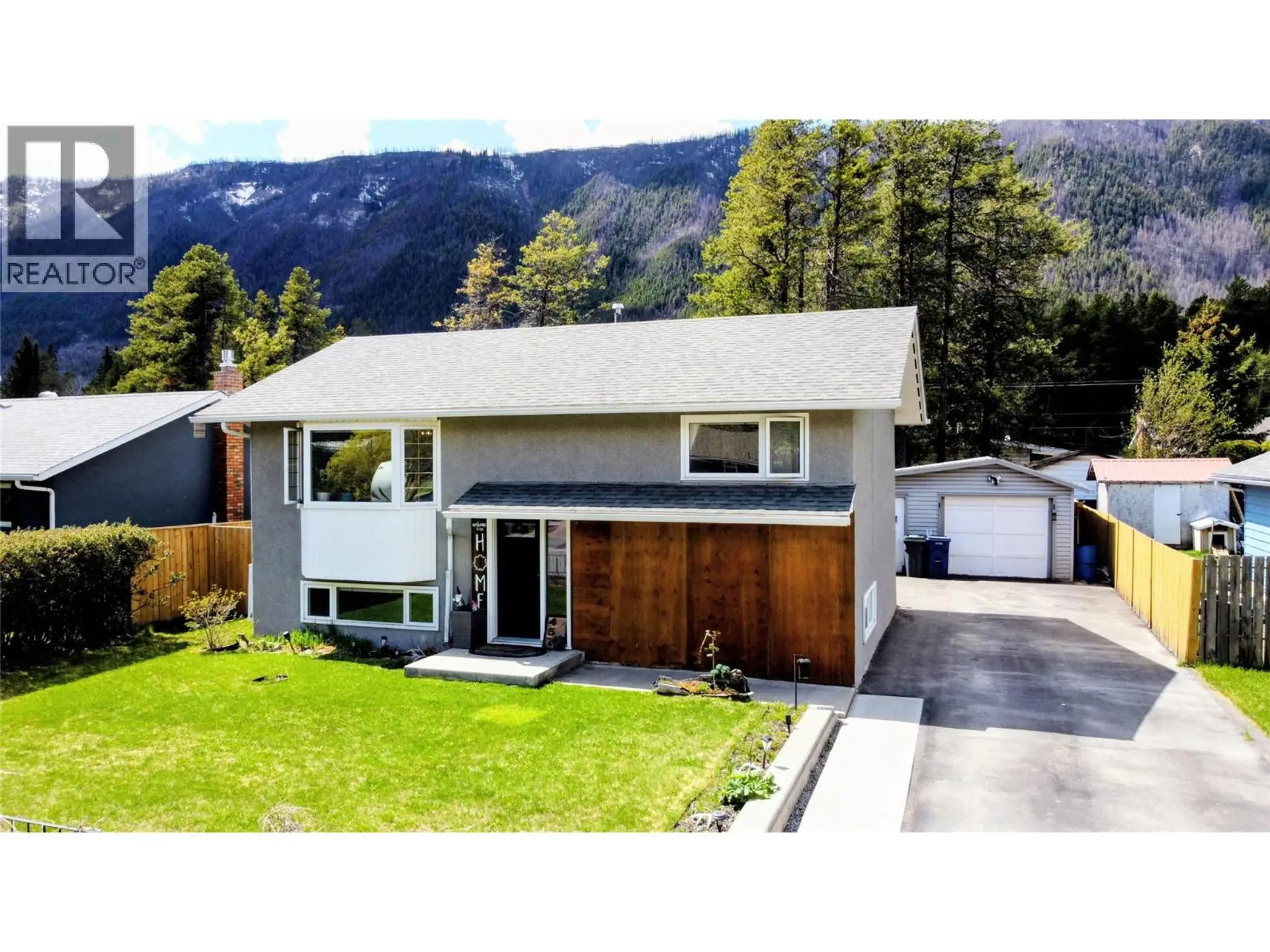 457 Mountain Ash Crescent - Image 1