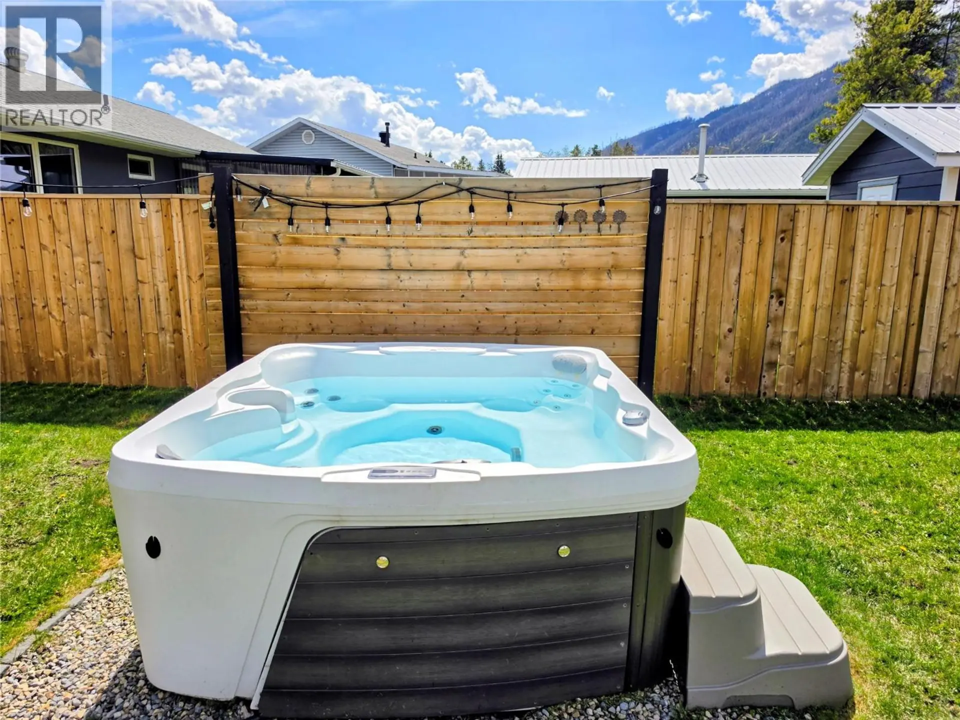 457 Mountain Ash Crescent - Image 18