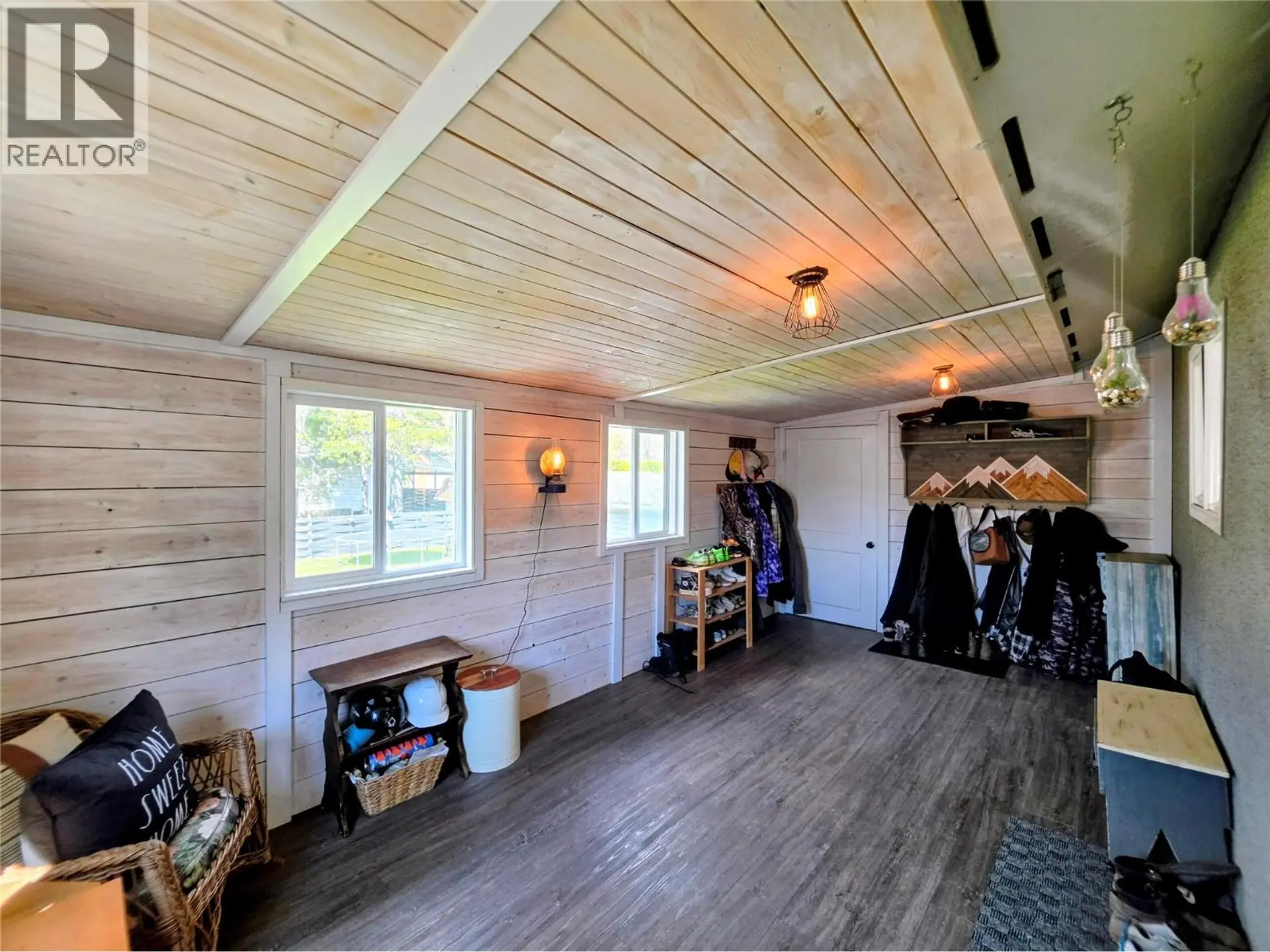 457 Mountain Ash Crescent - Image 2