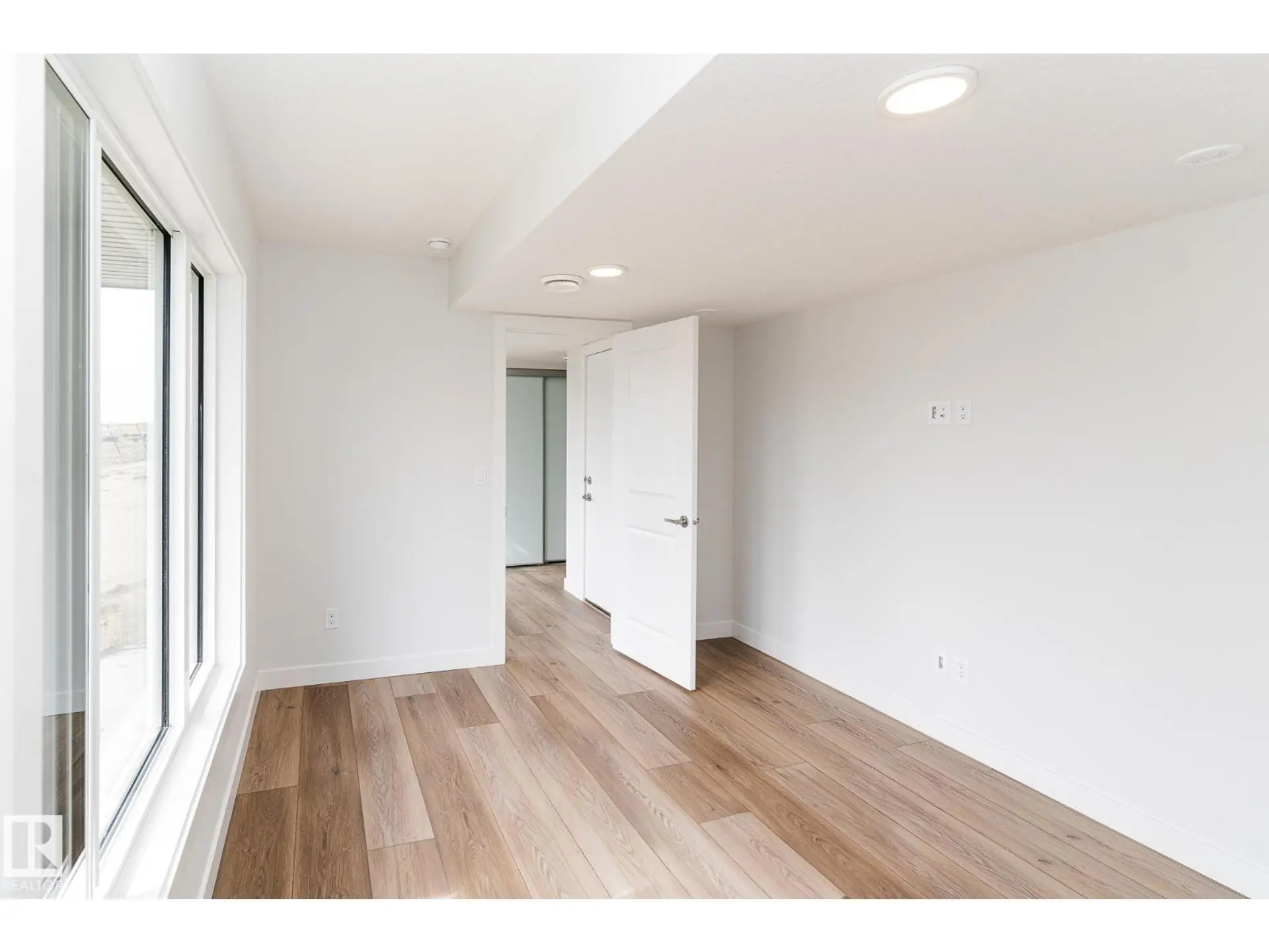 7135 MAY CR NW - Image 18