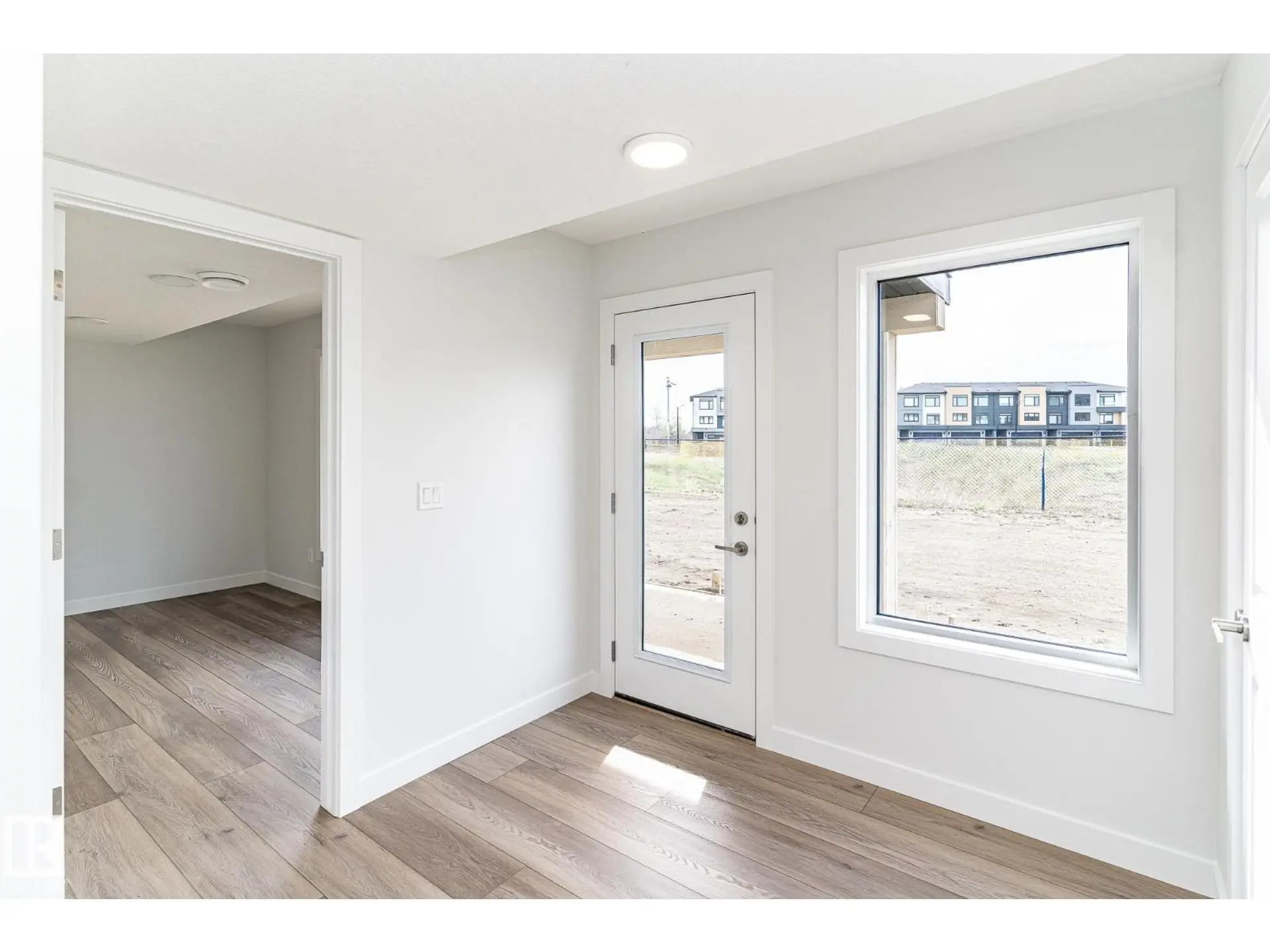 7135 MAY CR NW - Image 19