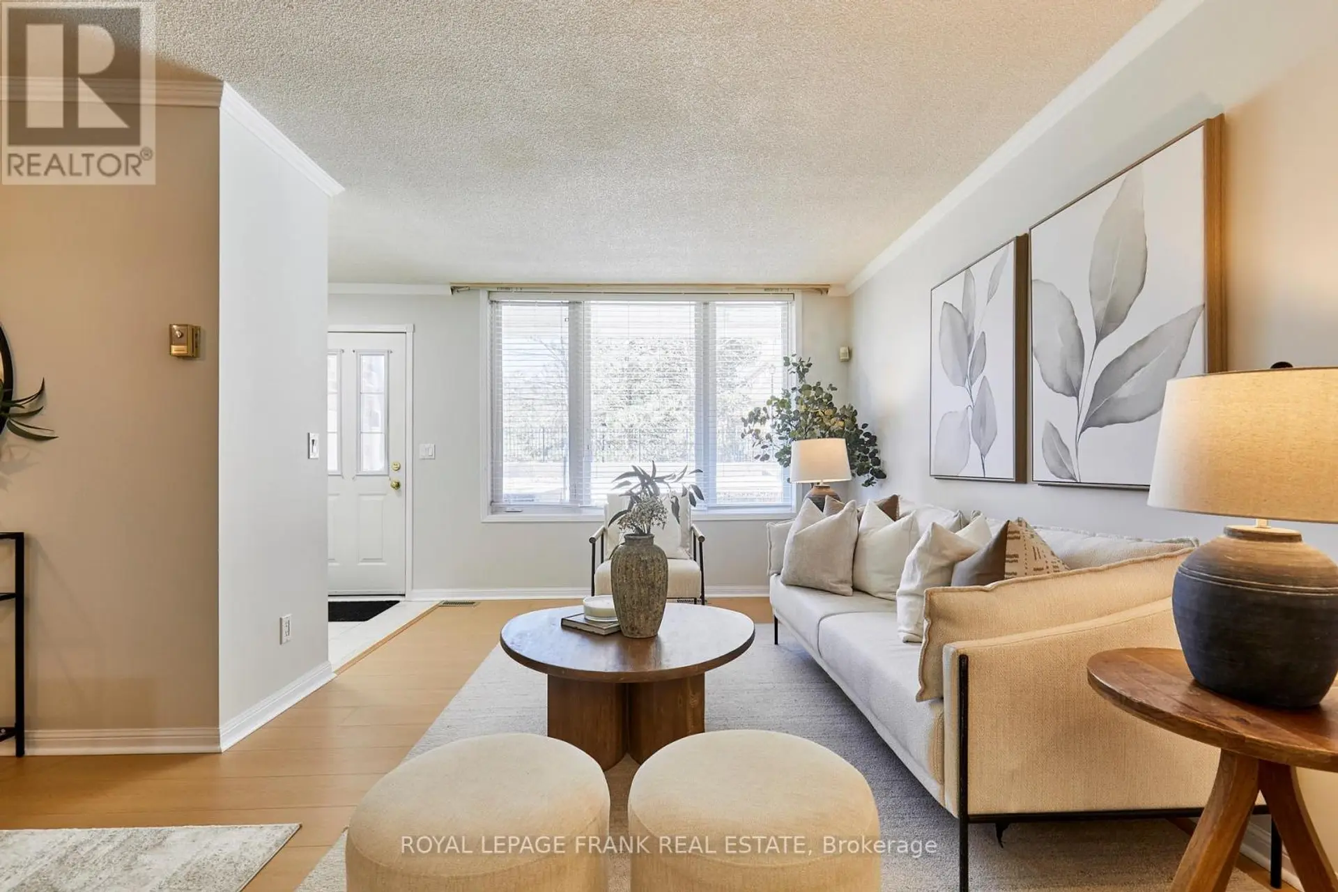 #707 1400 THE ESPLANADE N - Image 2