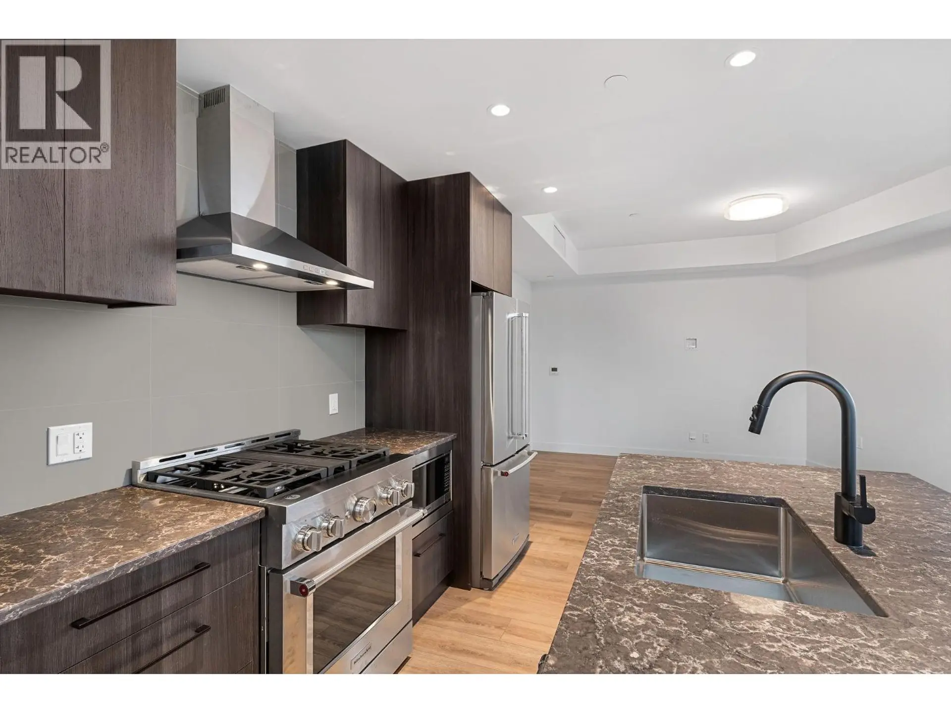 #317 3051 Abbott Street - Image 4