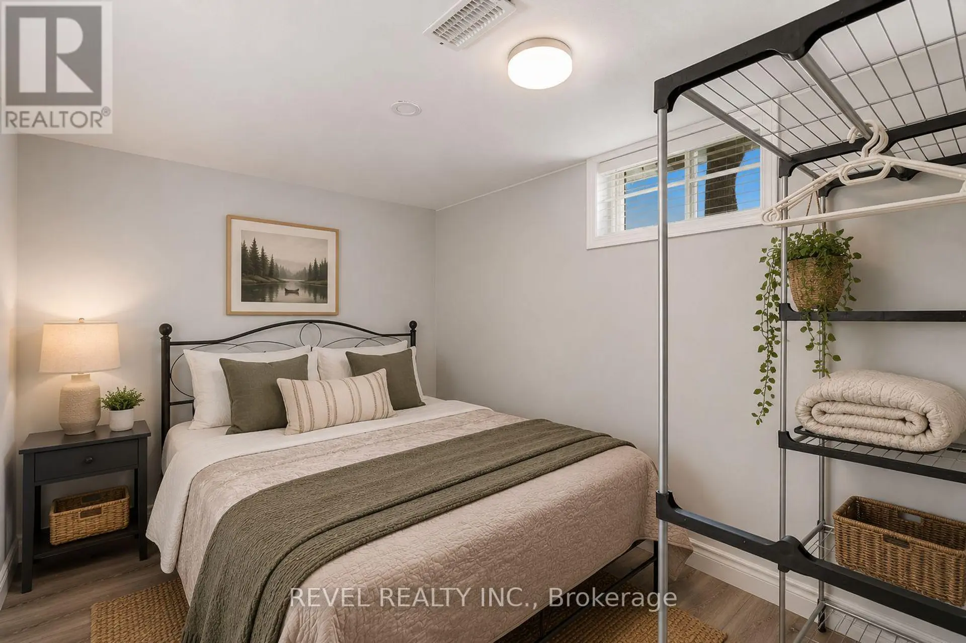 151 BEEHIVE DRIVE - Image 13