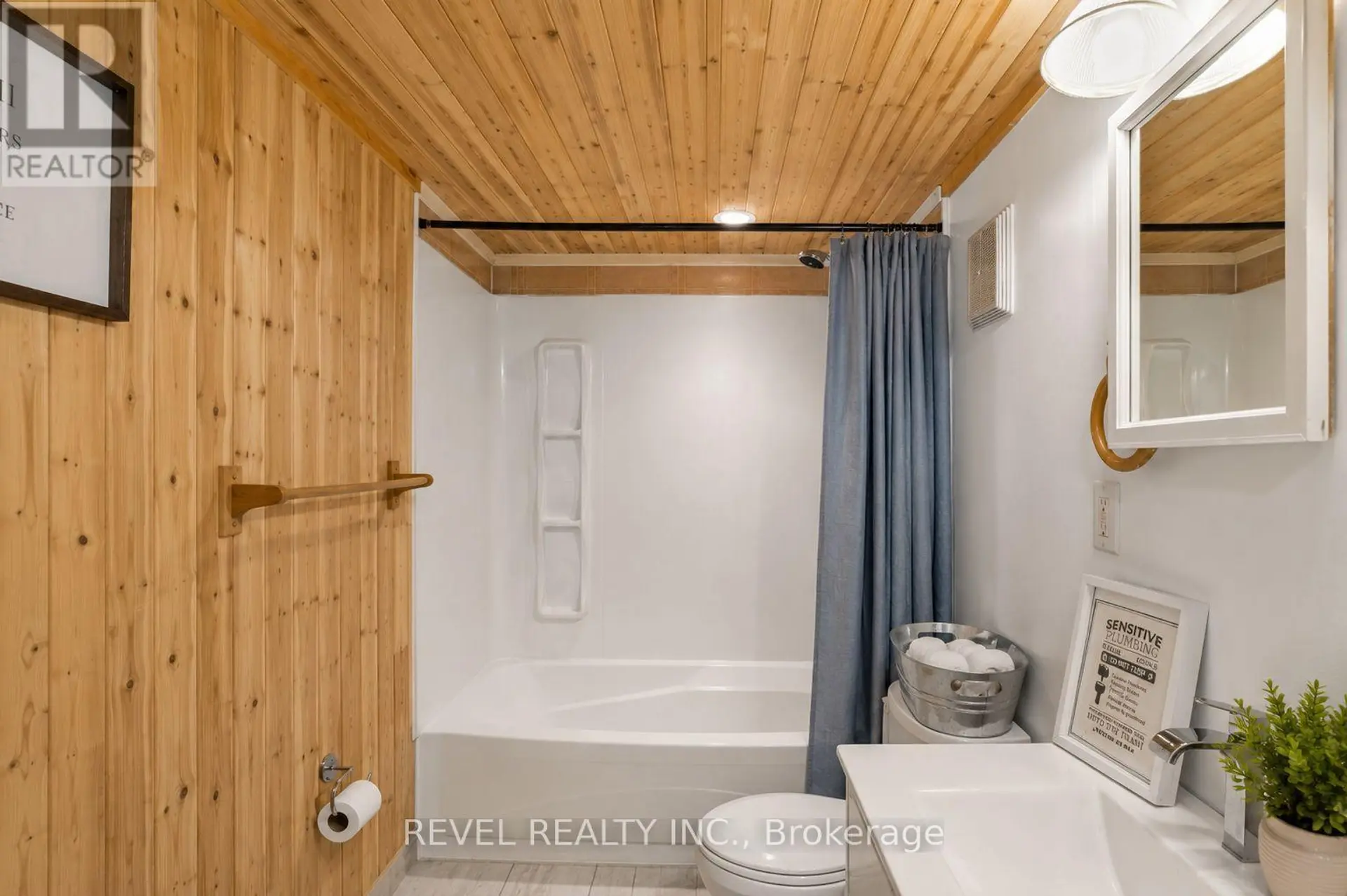 151 BEEHIVE DRIVE - Image 14