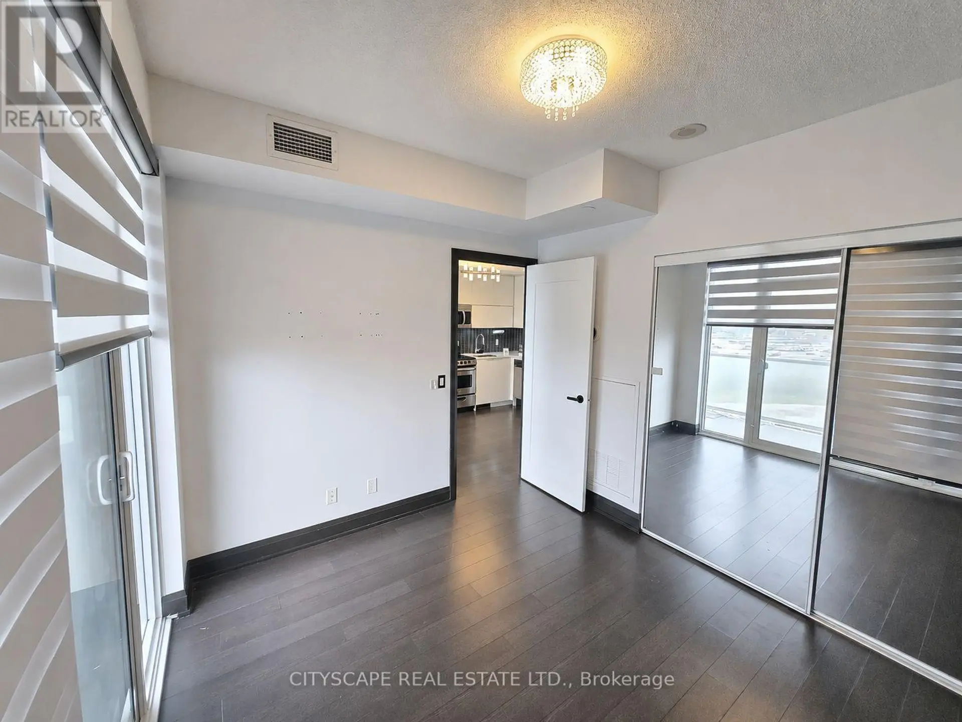 #1508 56 ANNIE CRAIG DRIVE - Image 8