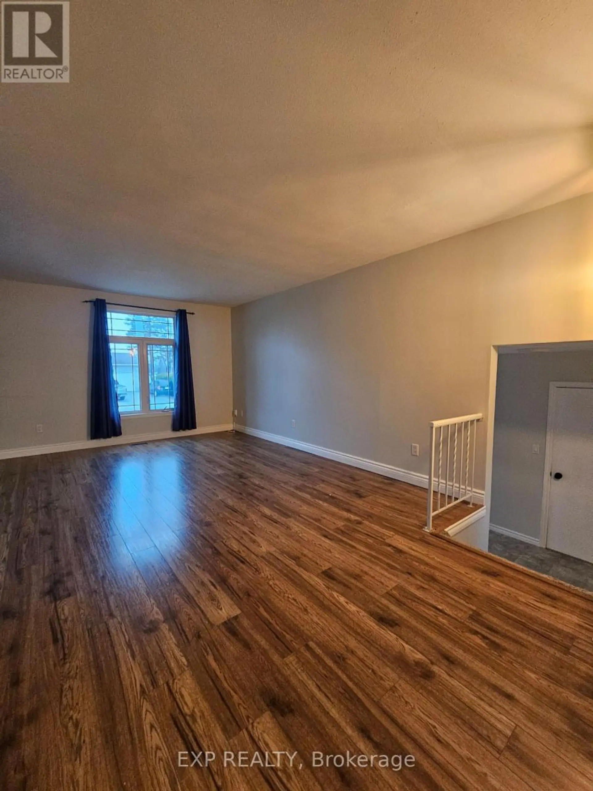 626 LAURIER BOULEVARD - Image 3