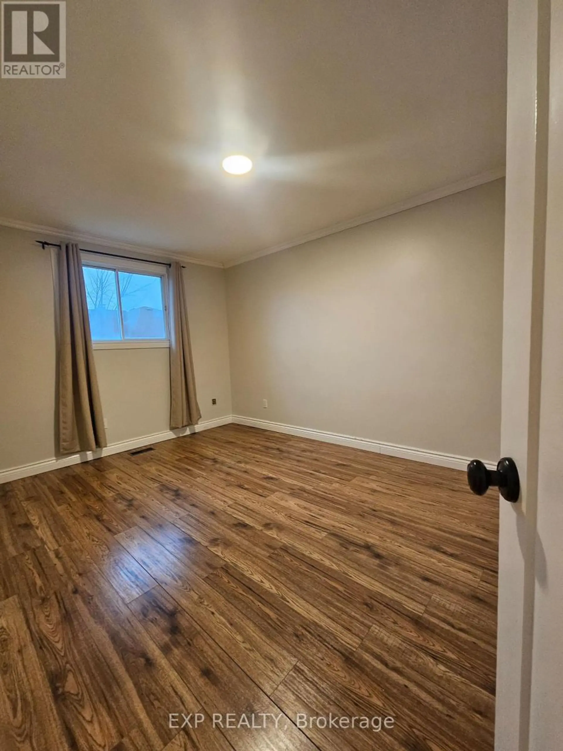 626 LAURIER BOULEVARD - Image 7